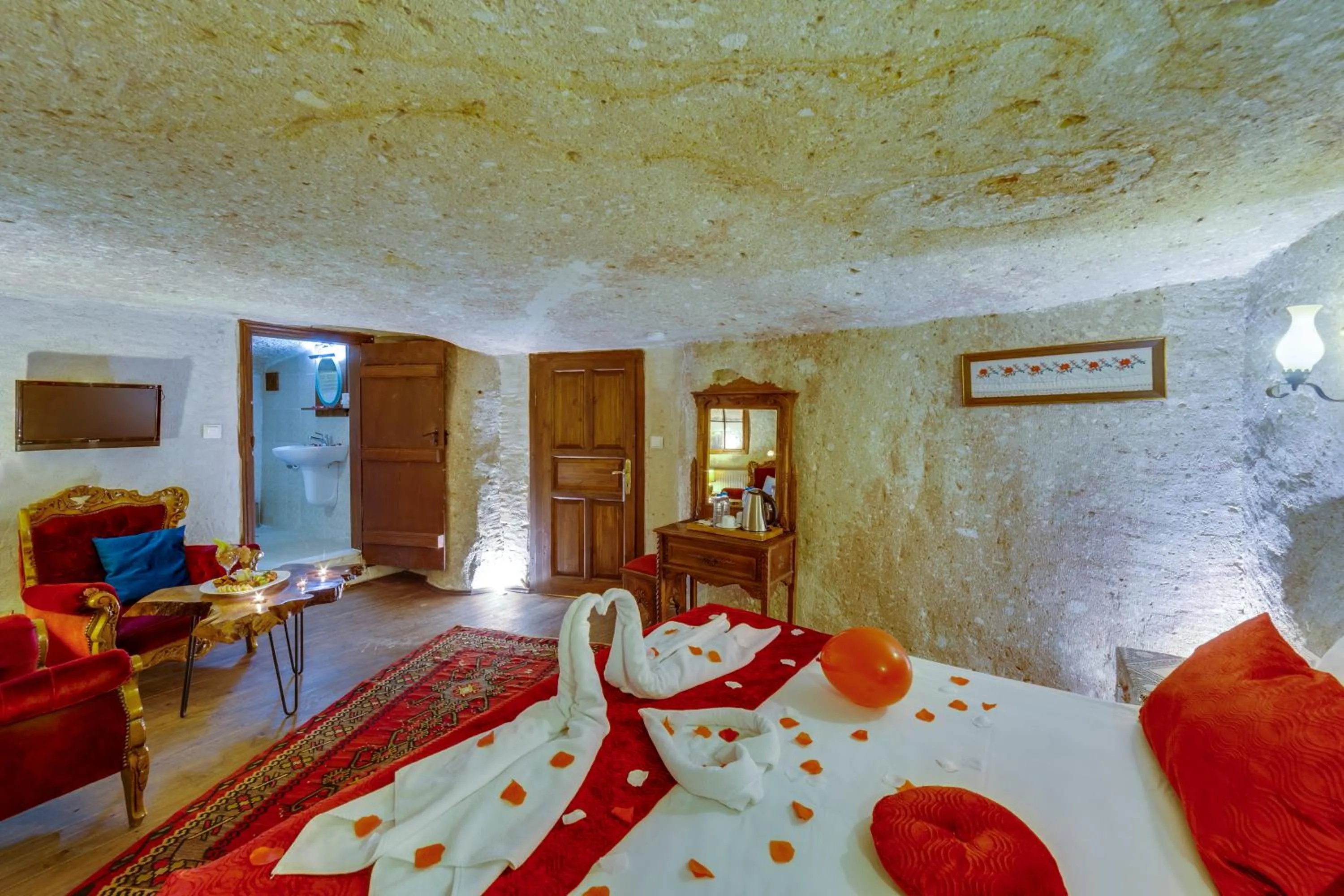 Photo of the whole room in Cappadocia Abras Cave Hotel