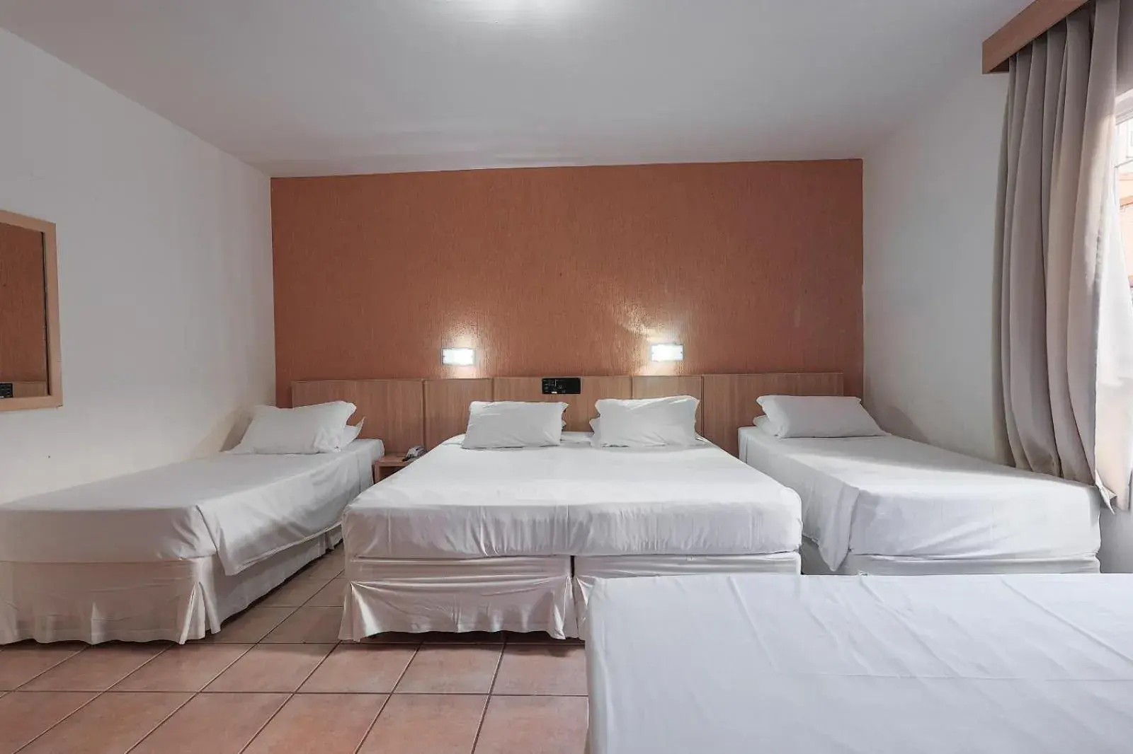 Standard Family Room in Hotel Açores Standard Family Room in Hotel Açores