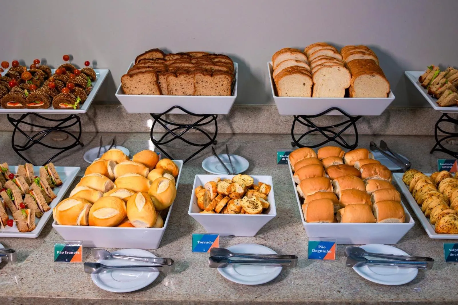 Buffet breakfast in Hotel Açores