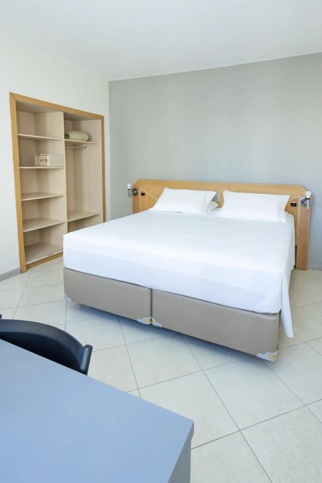 Bedroom, Bed in Hotel Açores