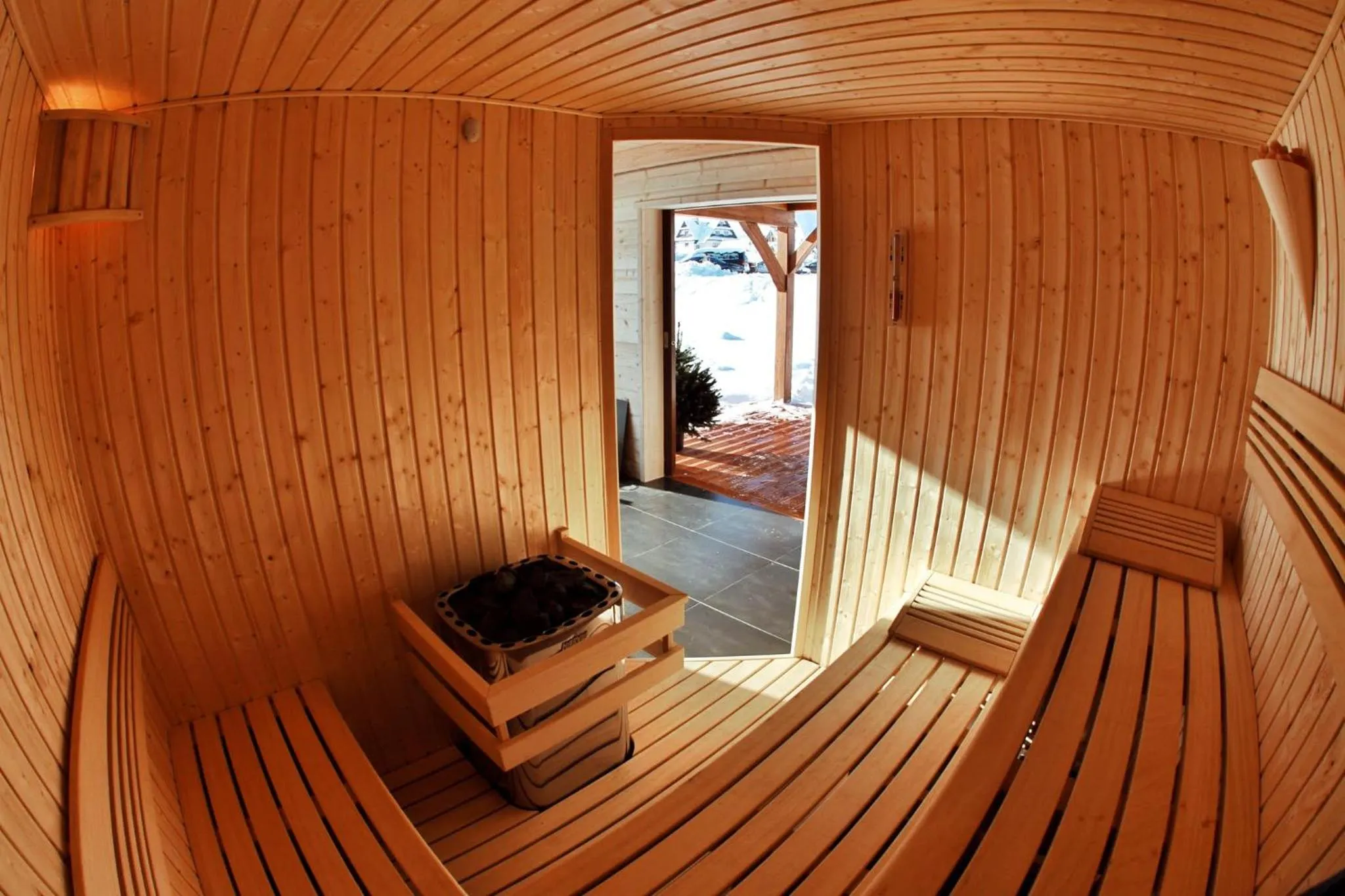 Hot Tub in Willa Swoboda Garden Spa