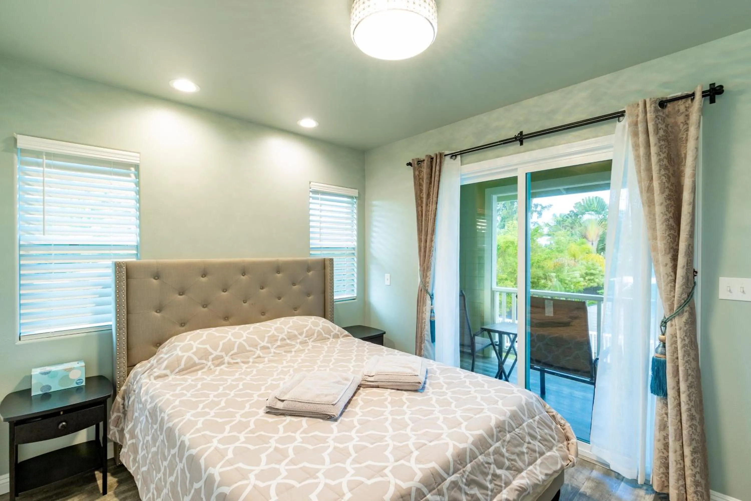 Bed in Ocean Breeze Inn