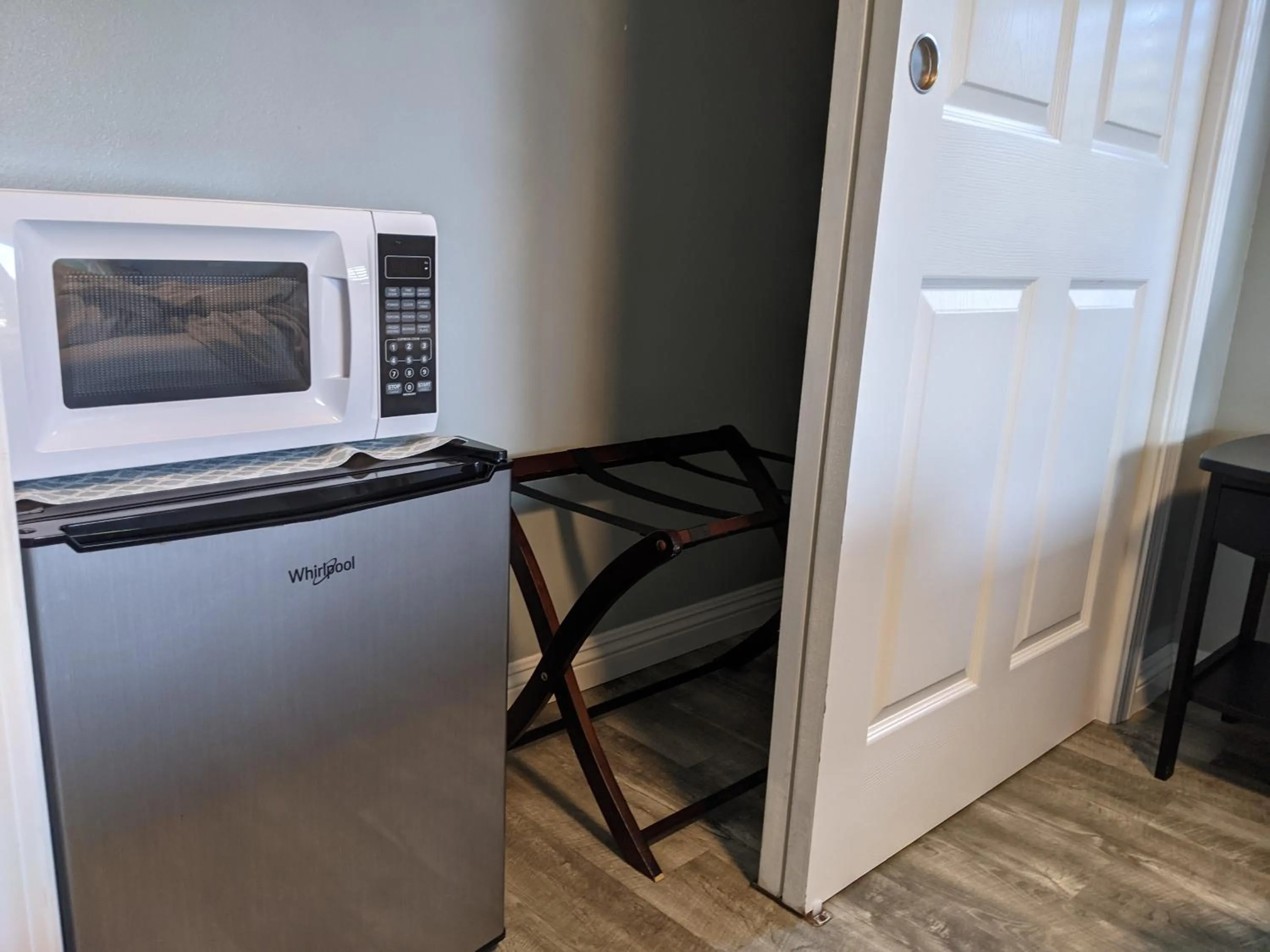 Drinks in Ocean Breeze Inn