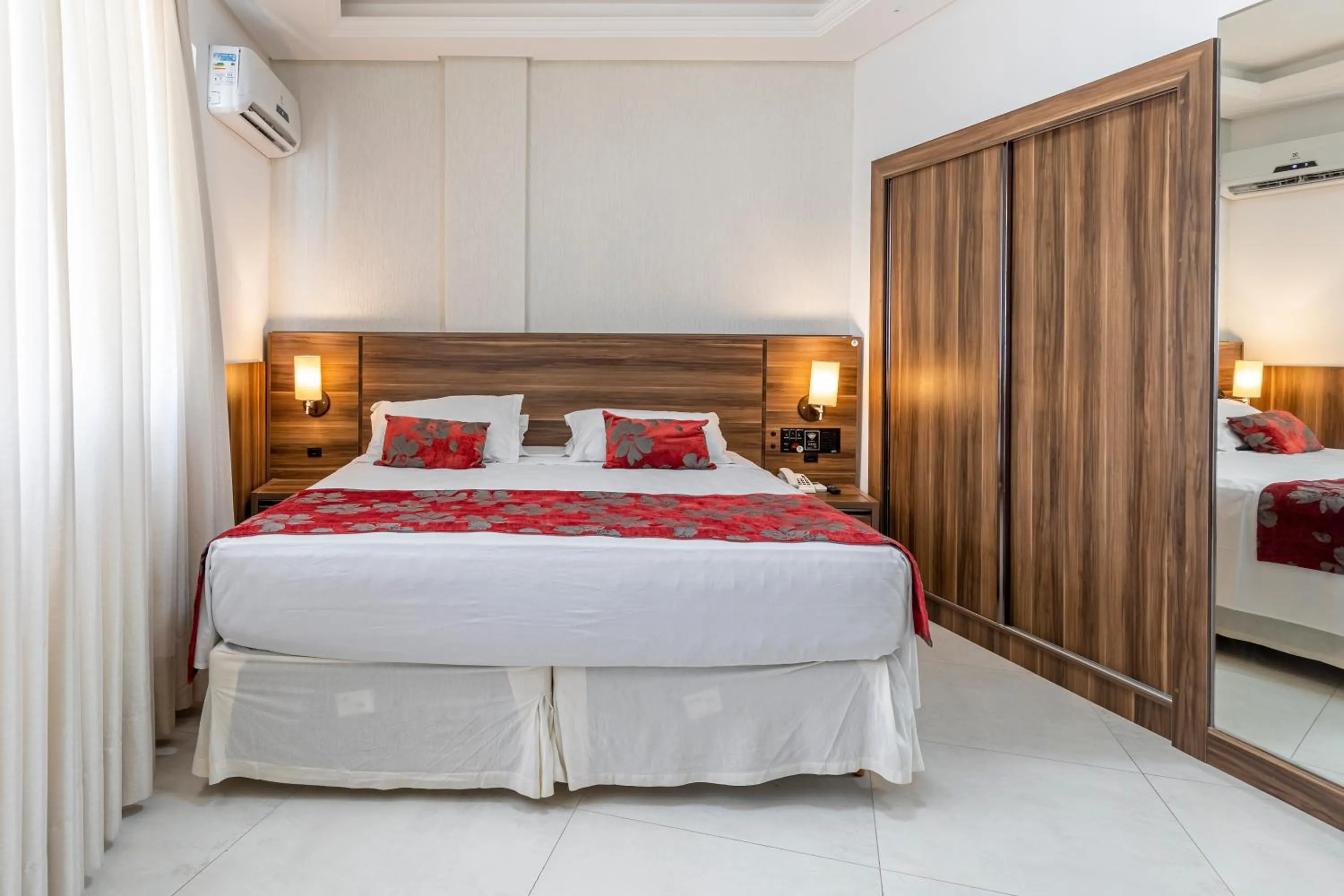 Bedroom, Bed in Hotel Ilha da Madeira