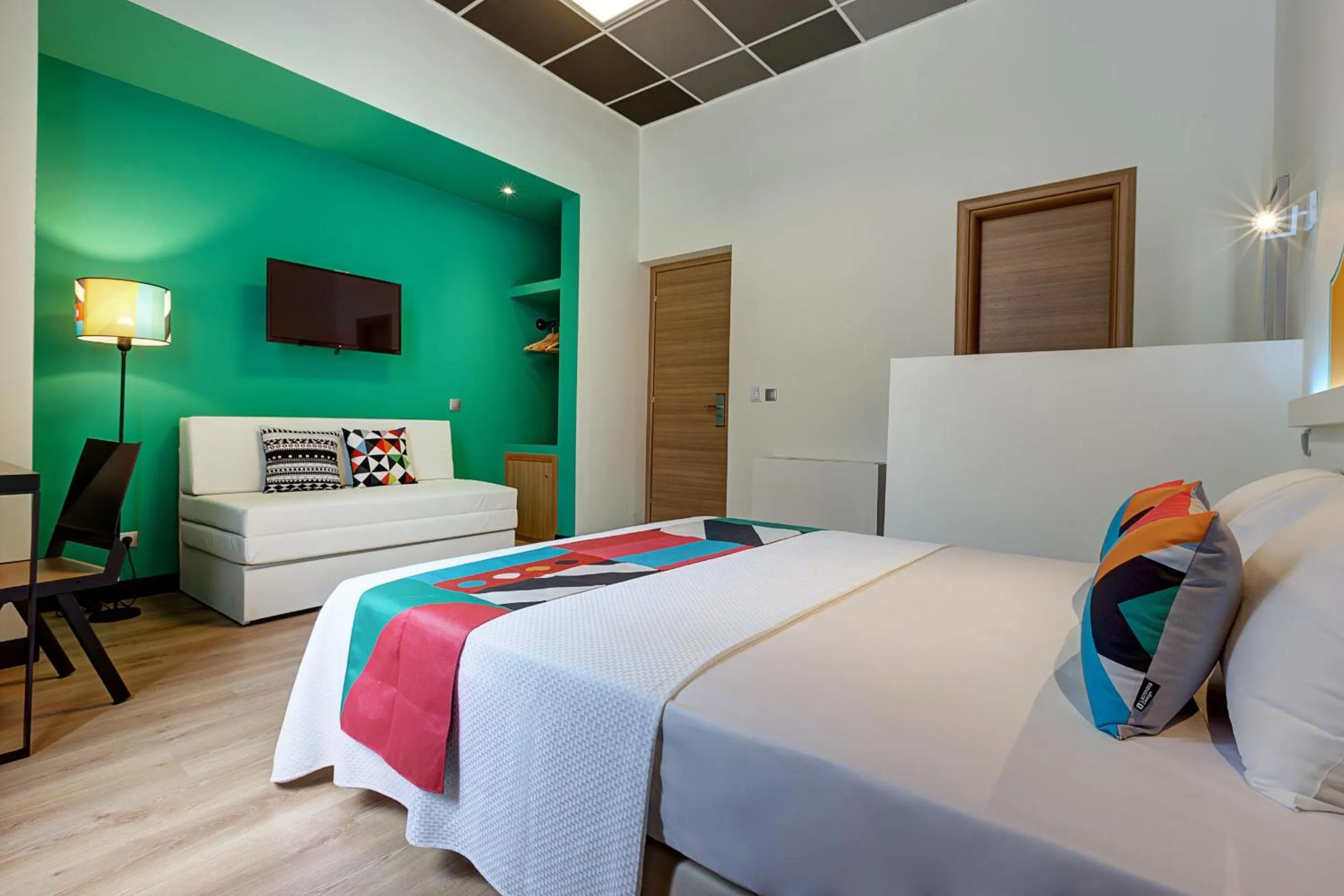 Photo of the whole room, Bed in Colors Ladadika Thessaloniki