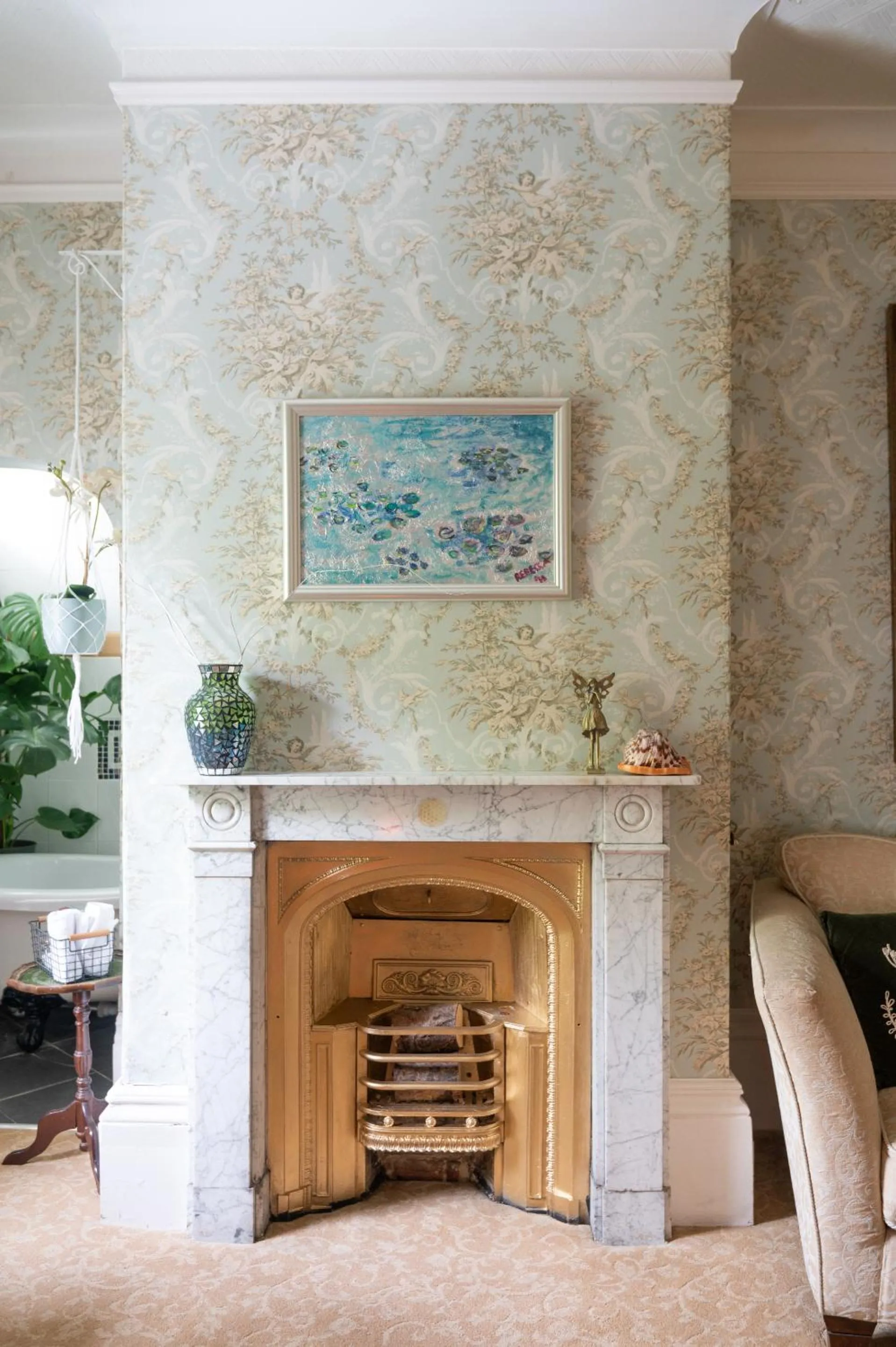 Living room in Enchanted Manor