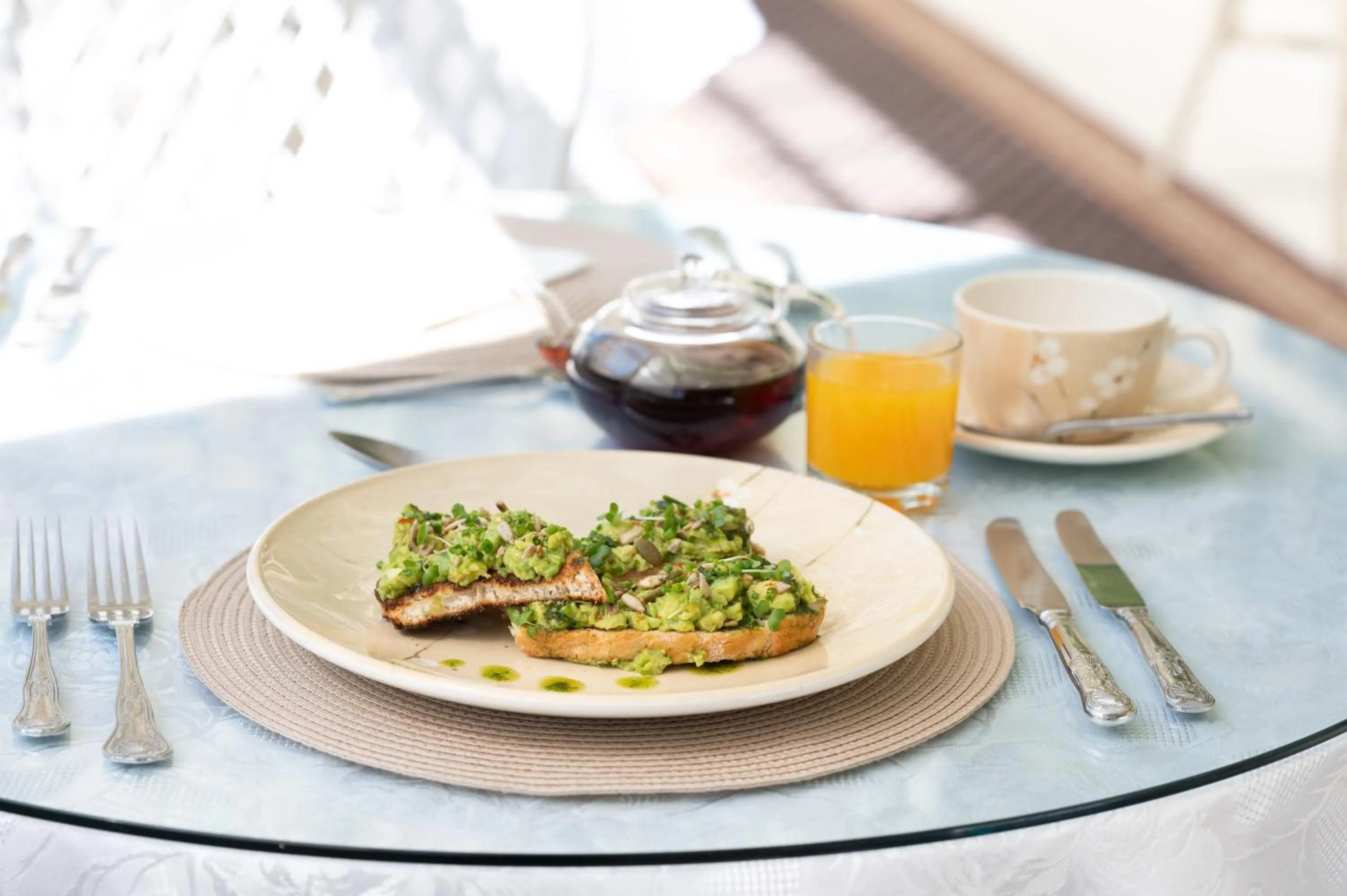 Food and drinks in Enchanted Manor