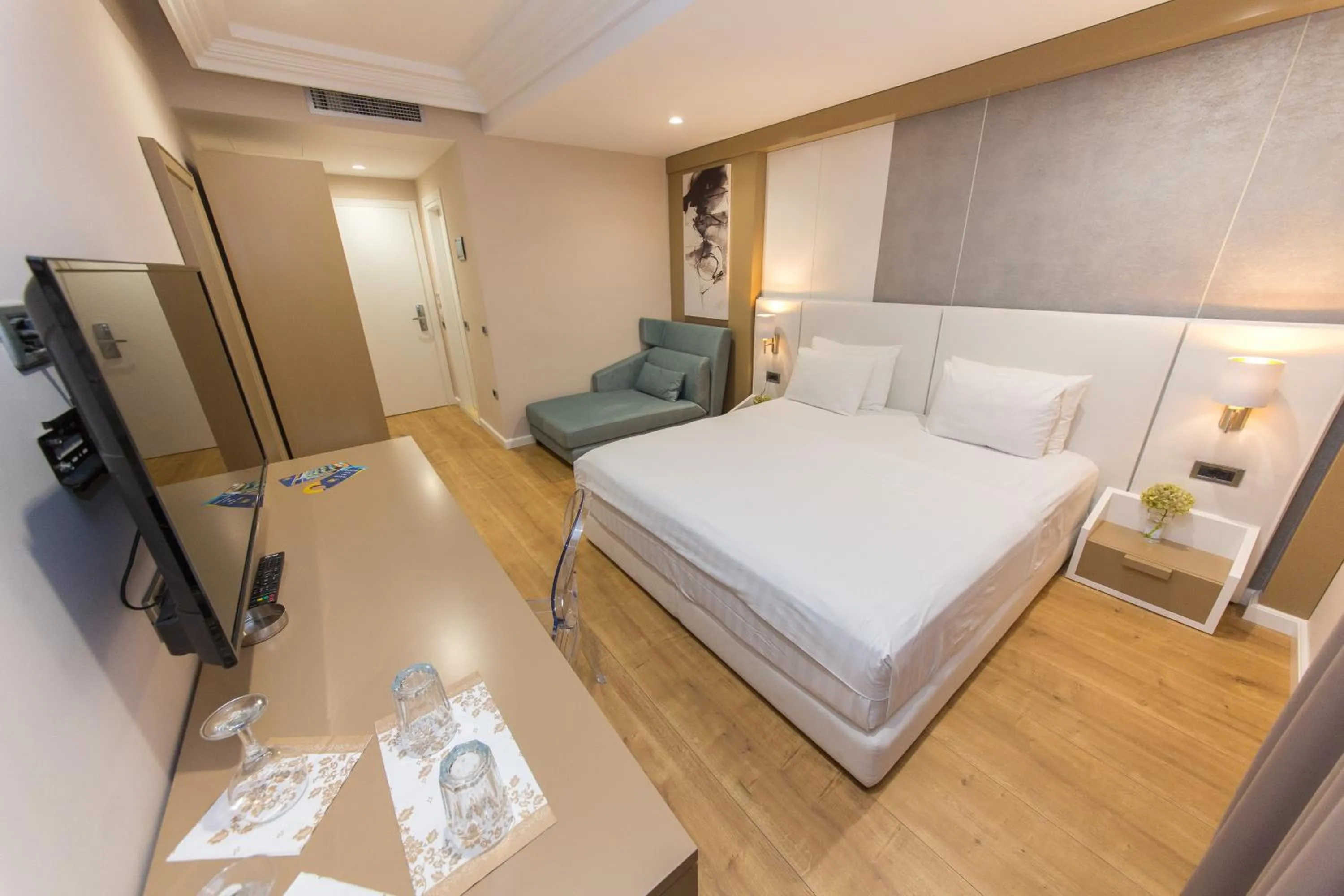 Photo of the whole room, Bed in Hotel Brilant Saranda