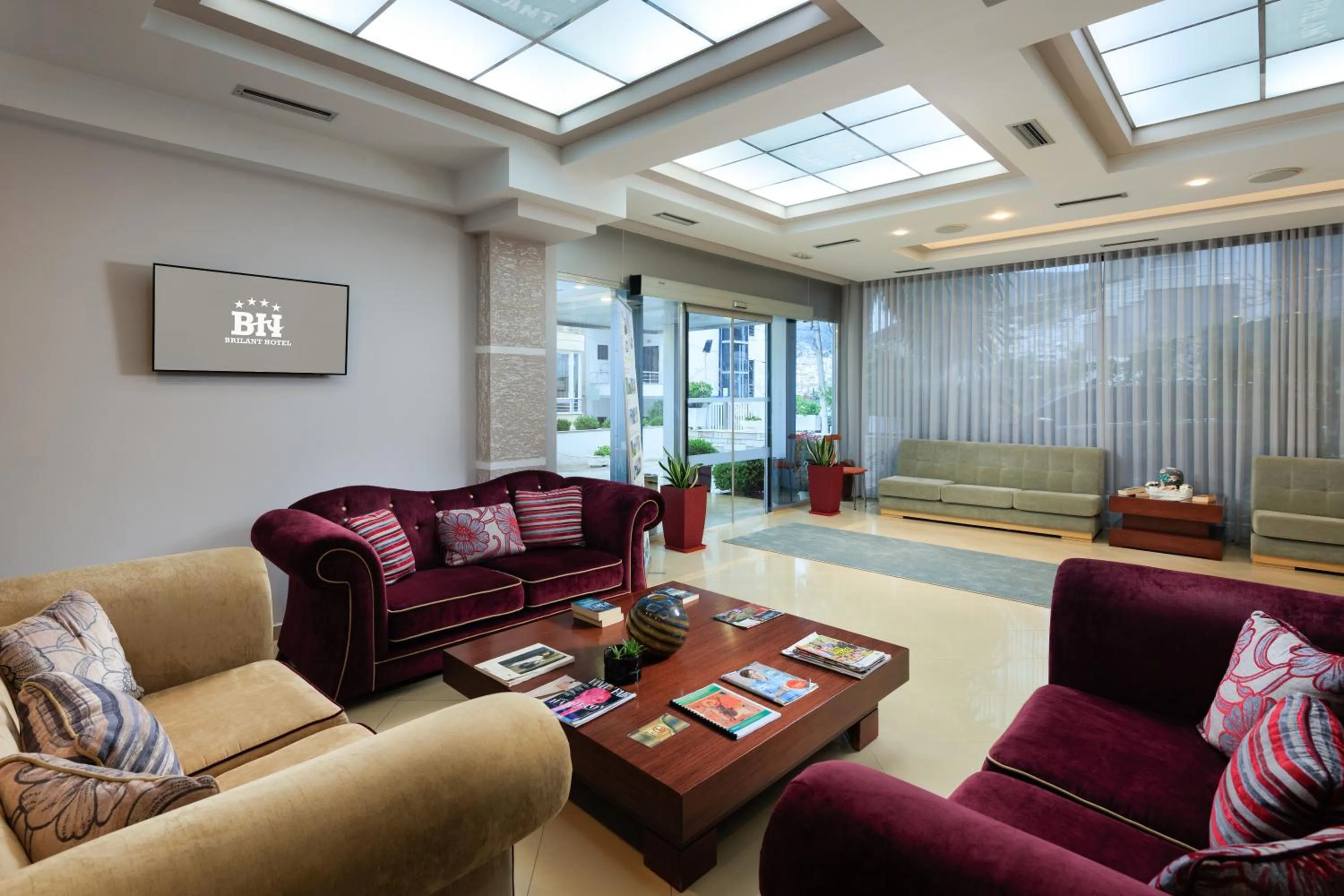 Seating area in Hotel Brilant Saranda