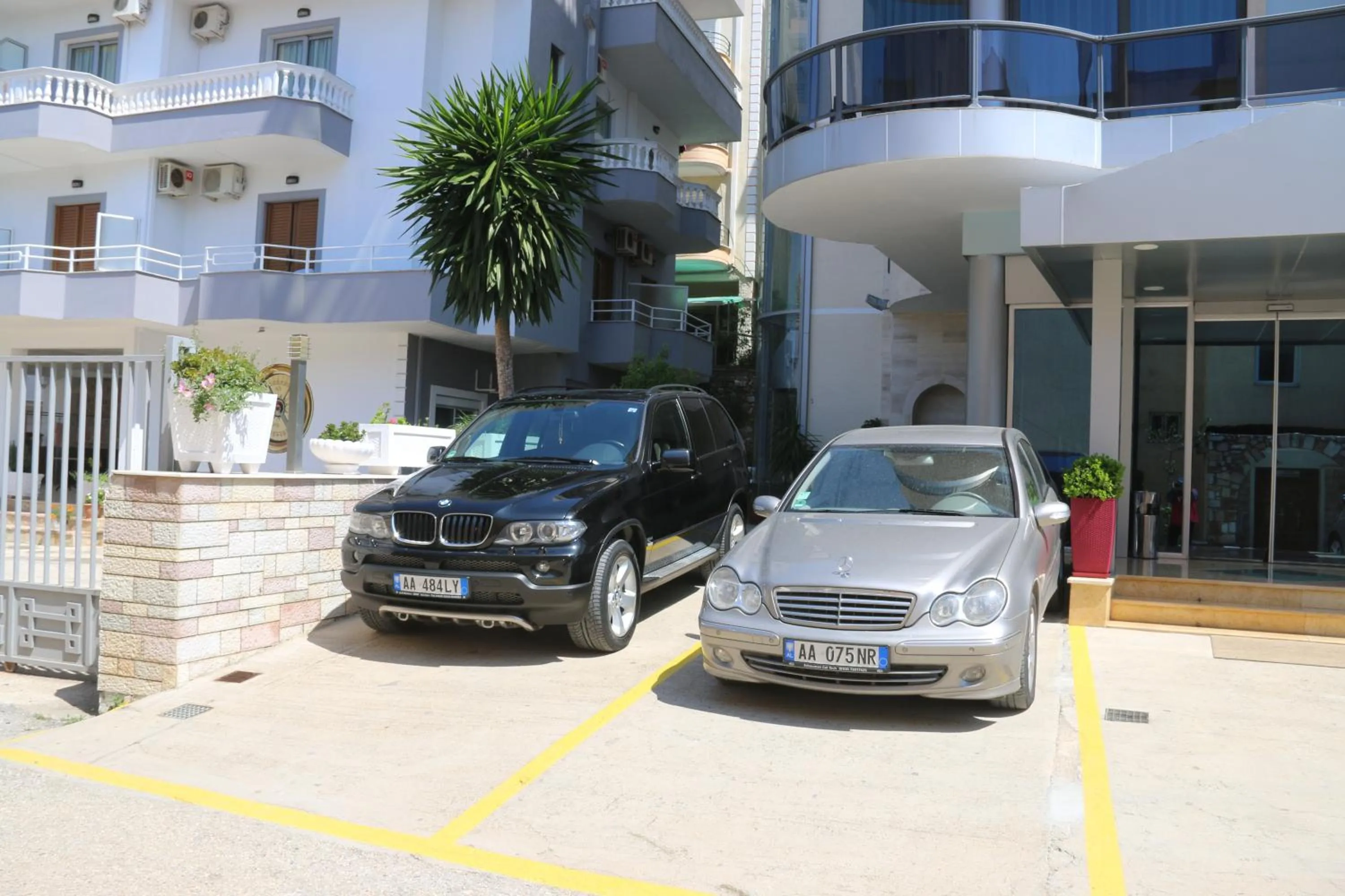 Parking in Hotel Brilant Saranda