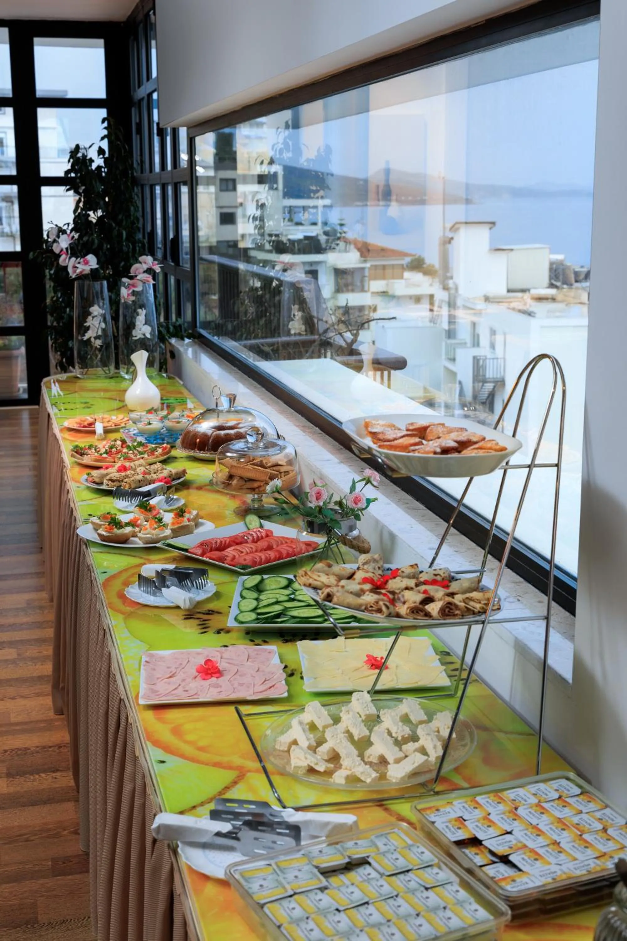 Buffet breakfast in Hotel Brilant Saranda