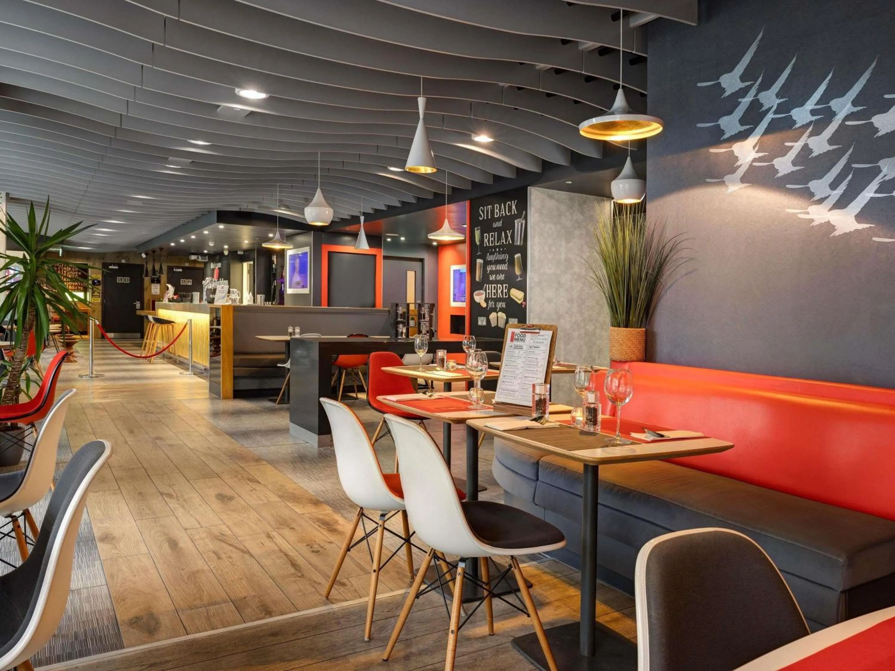 Lounge or bar in ibis Brighton City Centre - Station