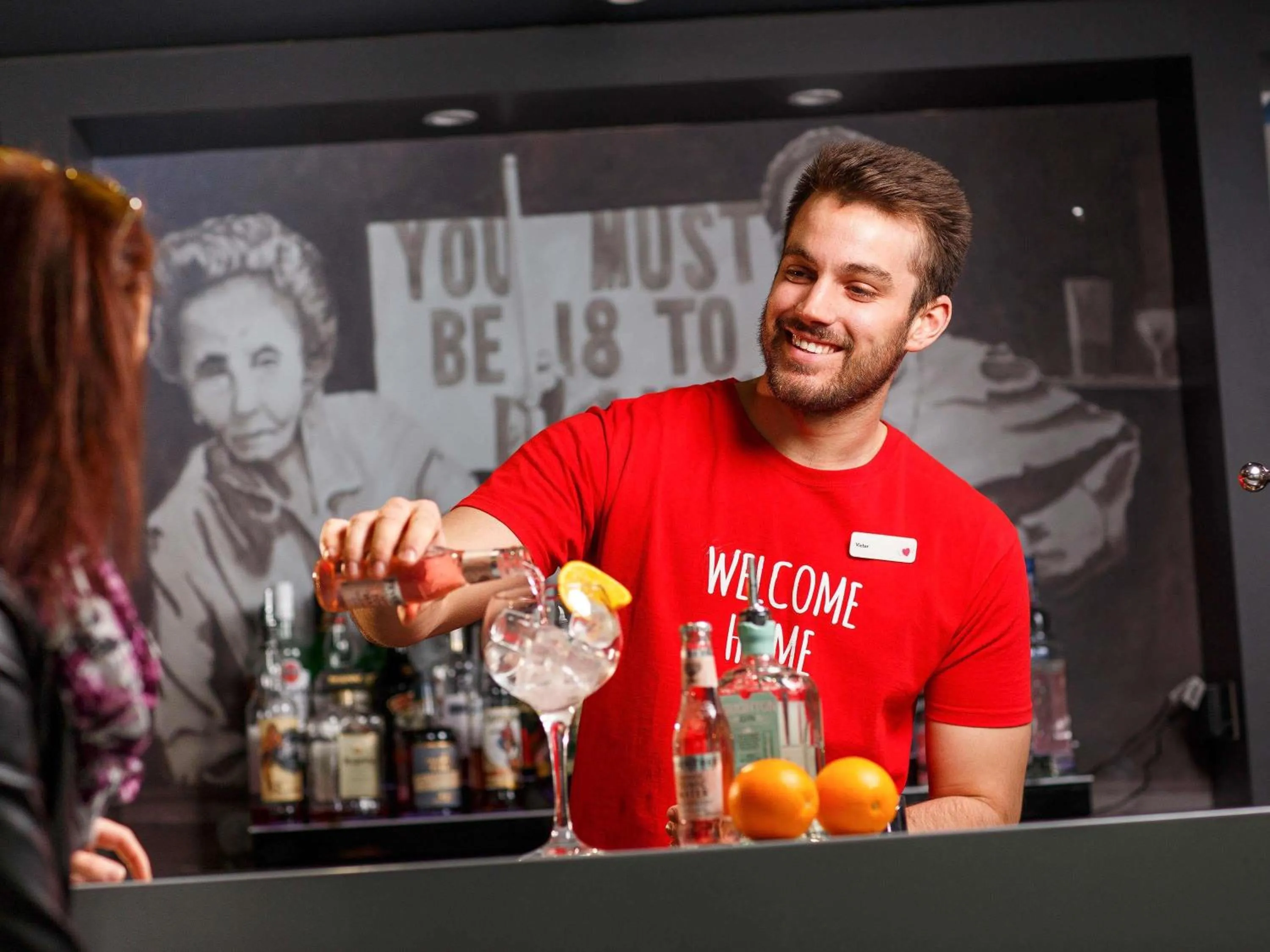 Lounge or bar in ibis Brighton City Centre - Station