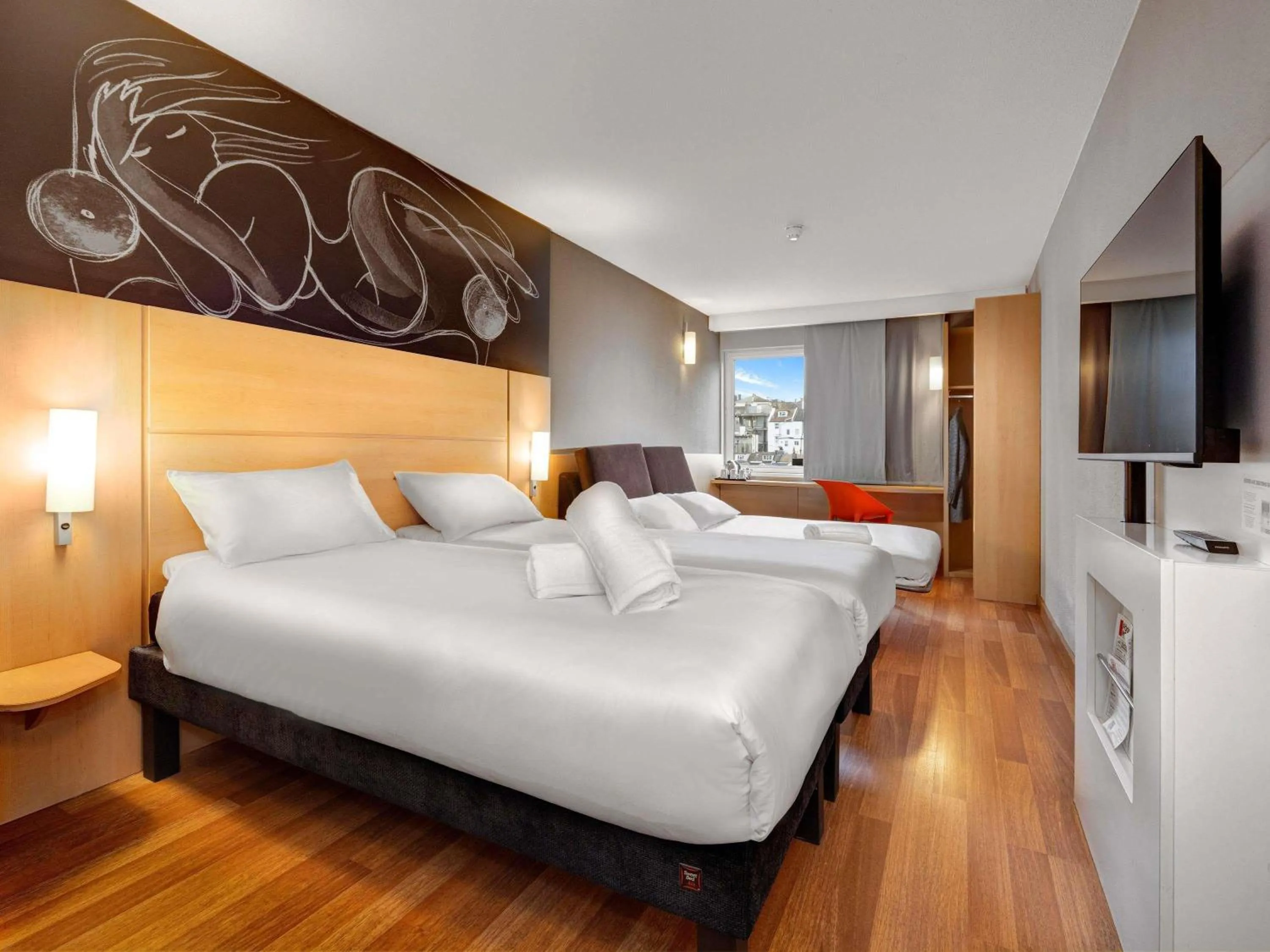 Bedroom, Bed in ibis Brighton City Centre - Station