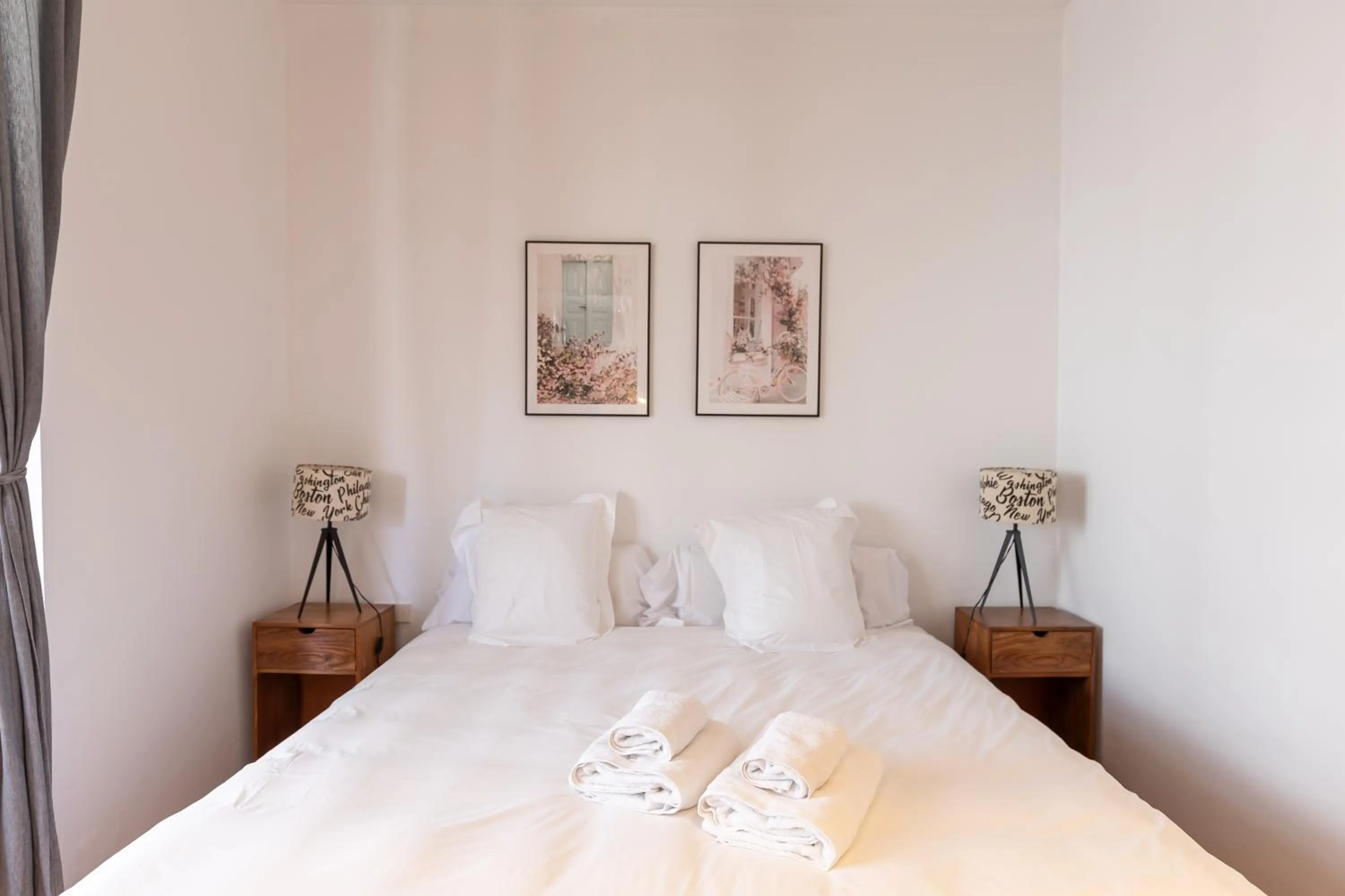 Bedroom, Bed in BCN Apartments 41