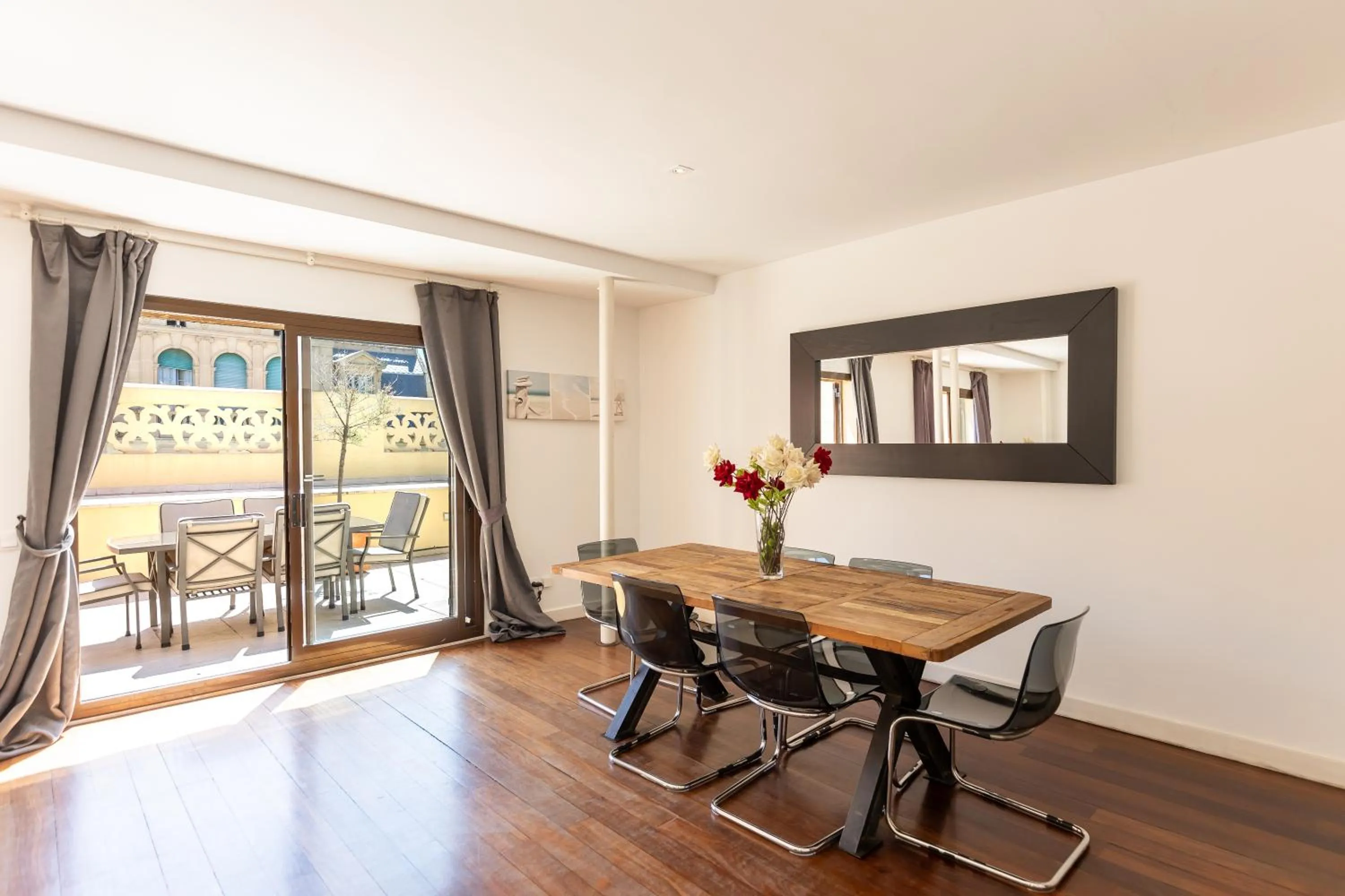 Dining area in BCN Apartments 41