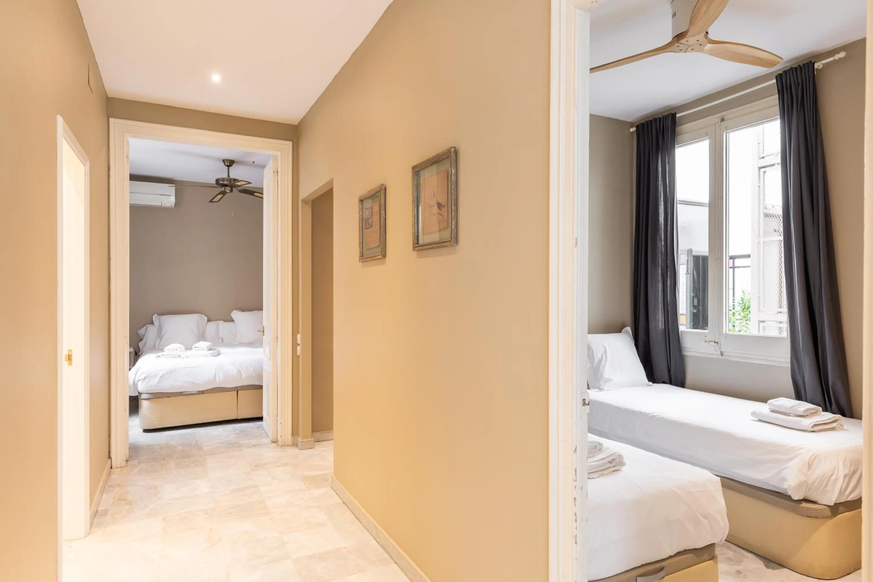 Bedroom, Bed in BCN Apartments 41