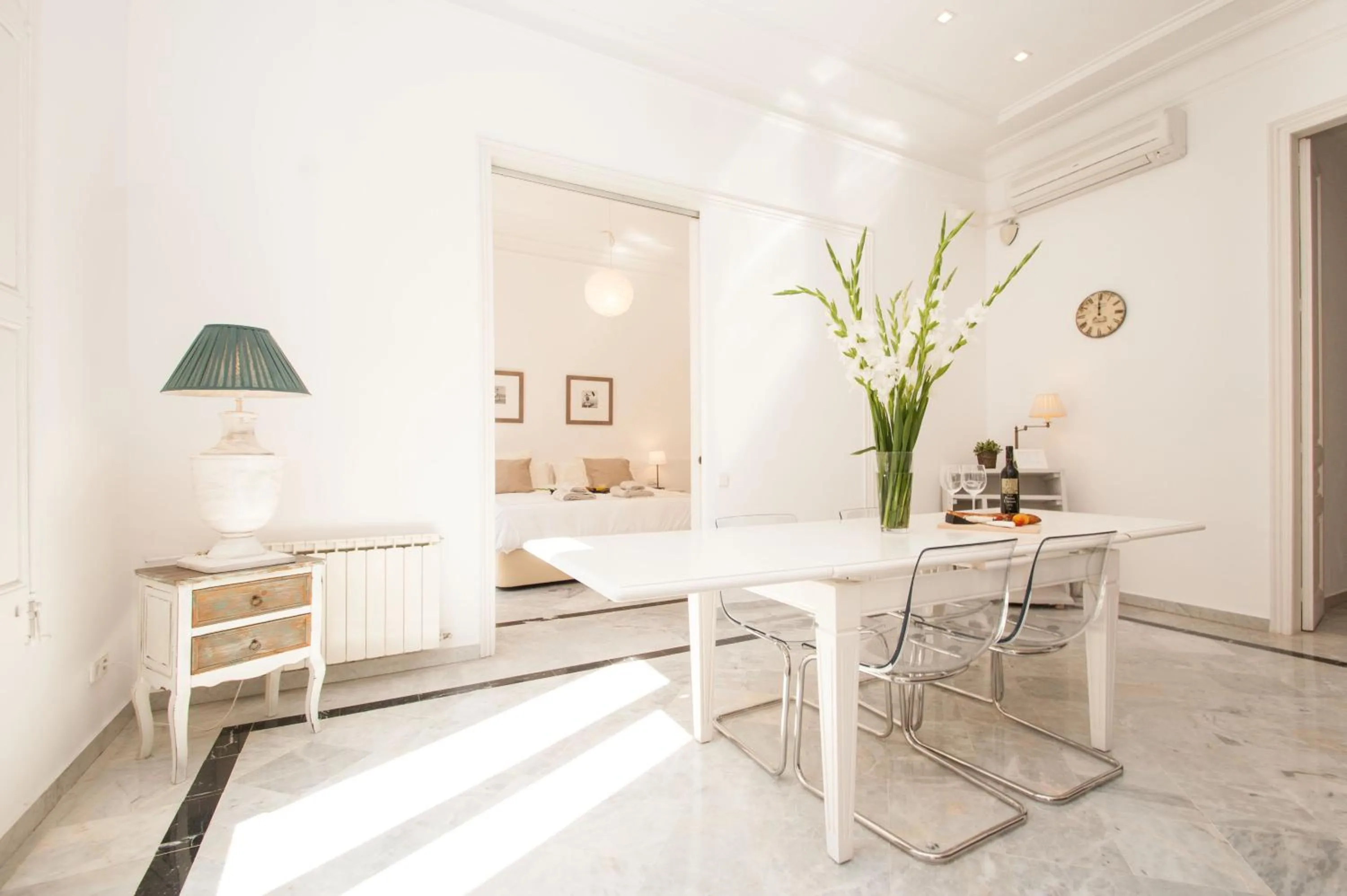 Dining area in BCN Apartments 41
