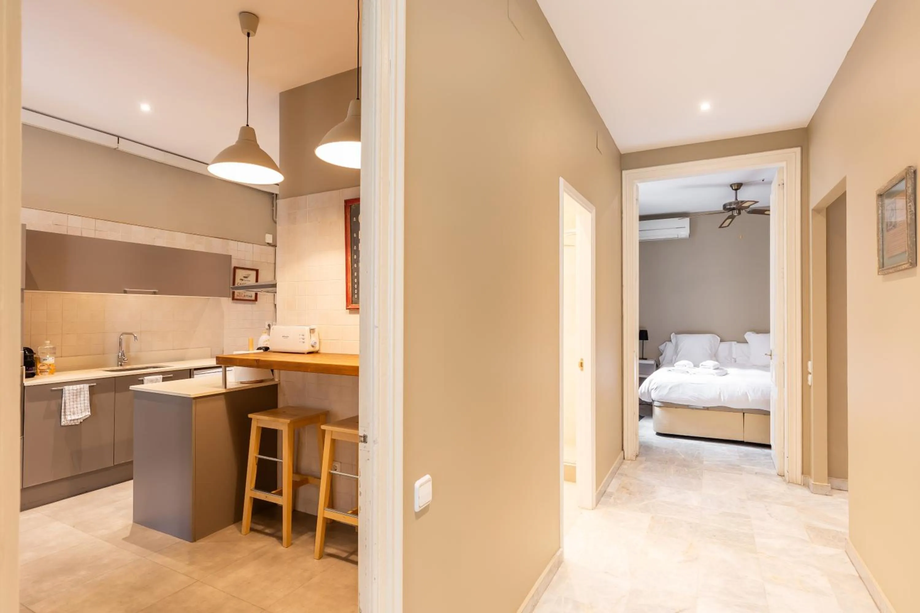 kitchen, Bed in BCN Apartments 41