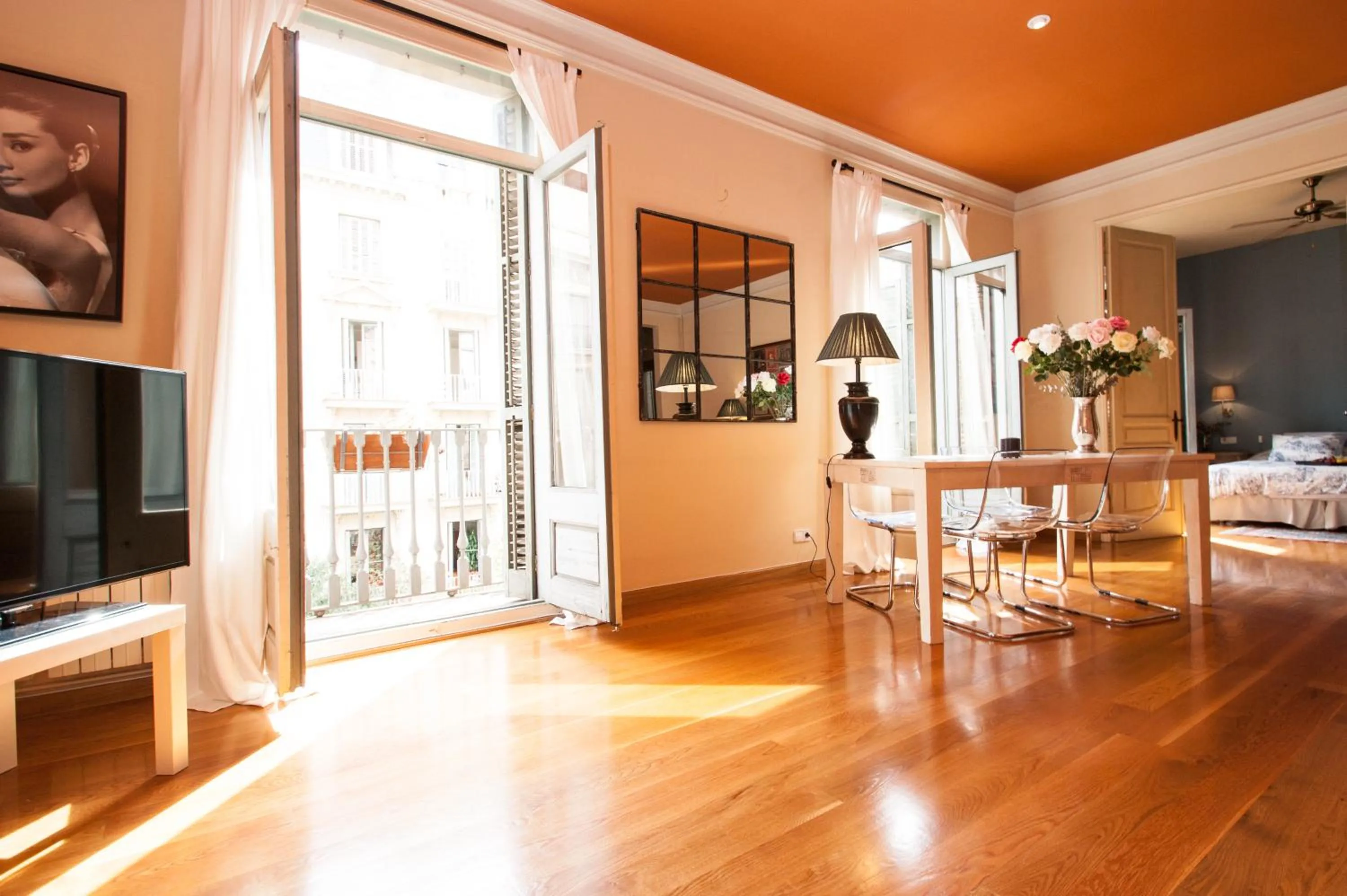 Dining area in BCN Apartments 41