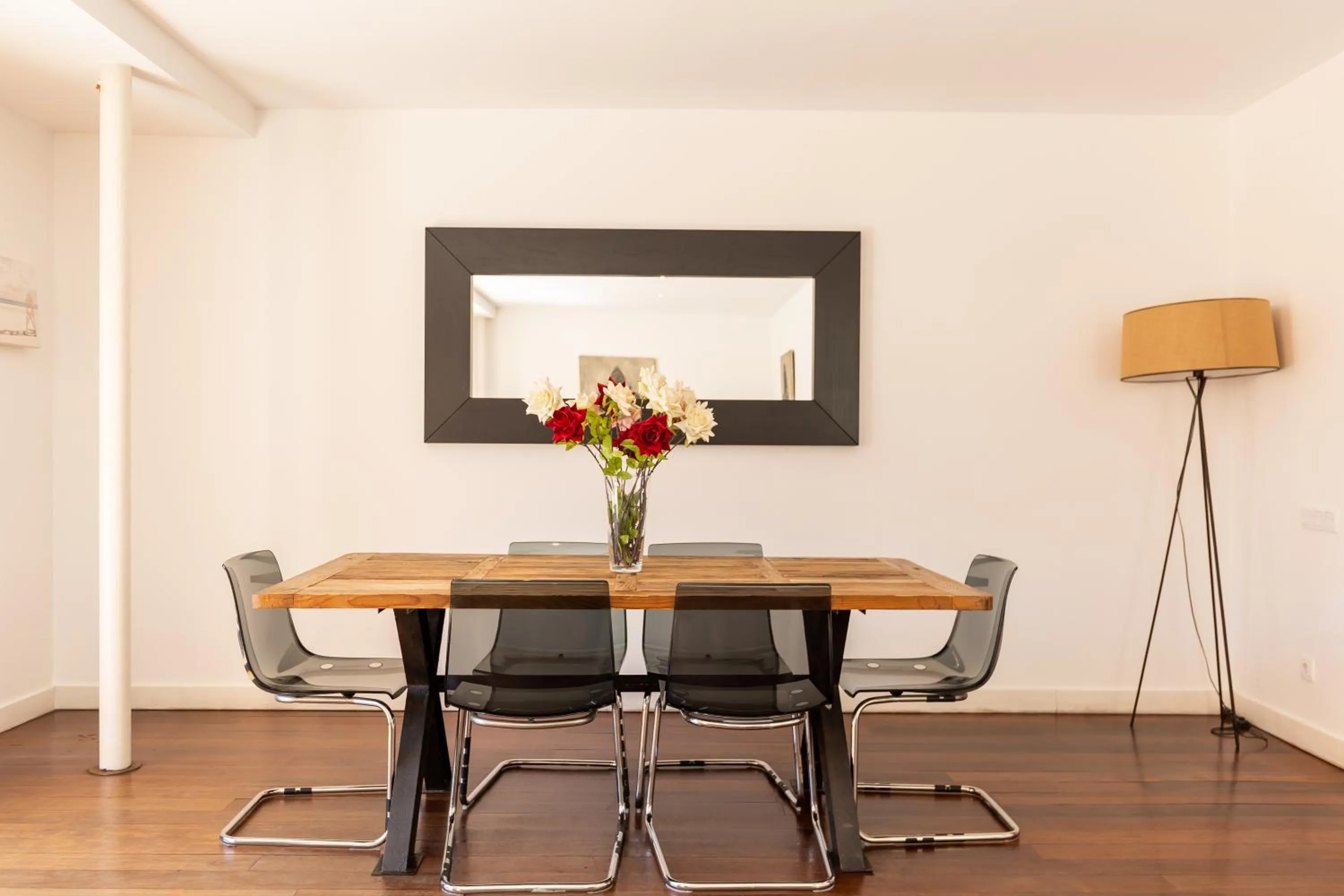 Dining area in BCN Apartments 41