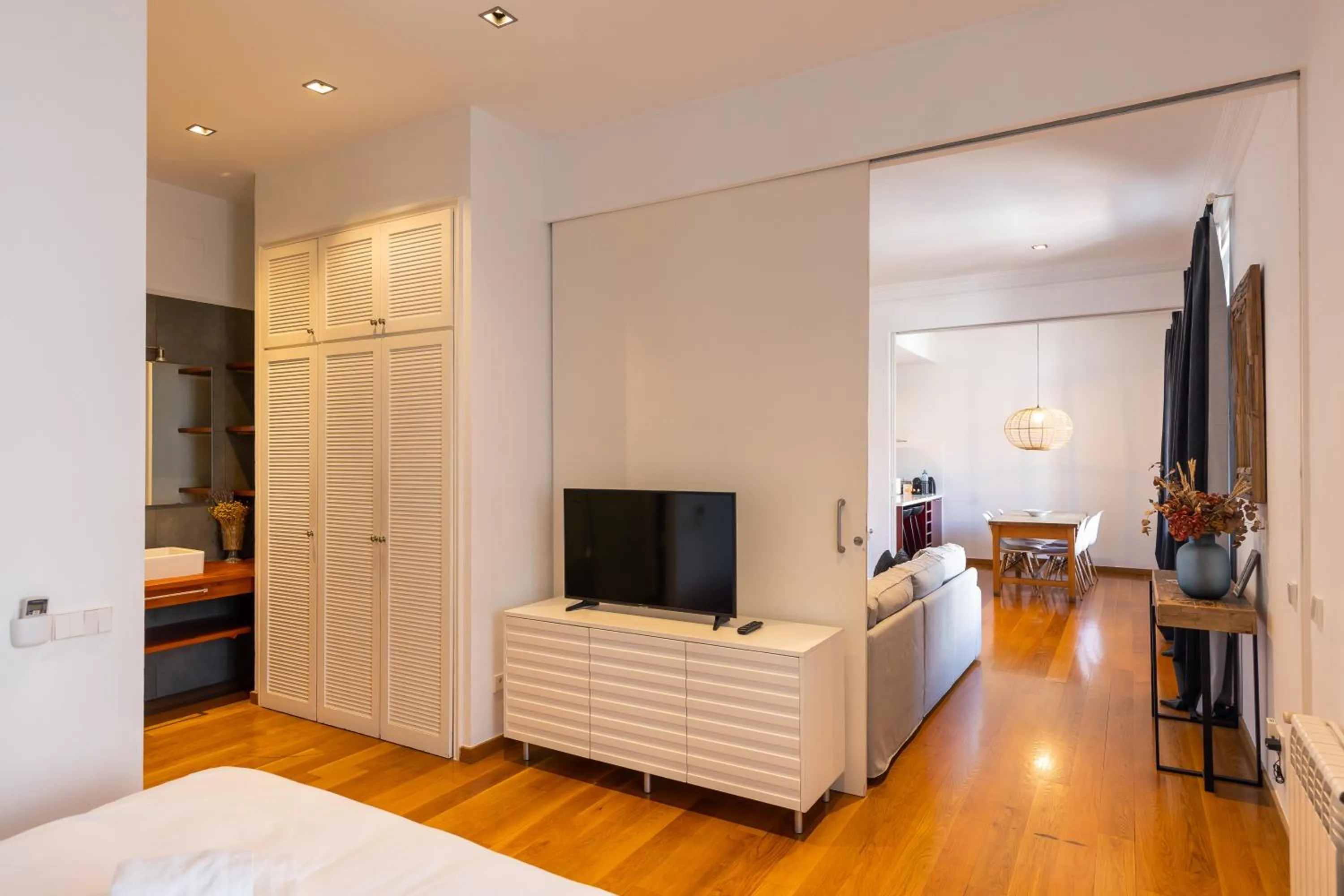 Bedroom, Bed in BCN Apartments 41