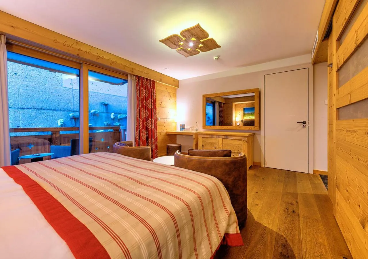 Photo of the whole room, Bed in Nendaz 4 Vallées & SPA 4* Superior