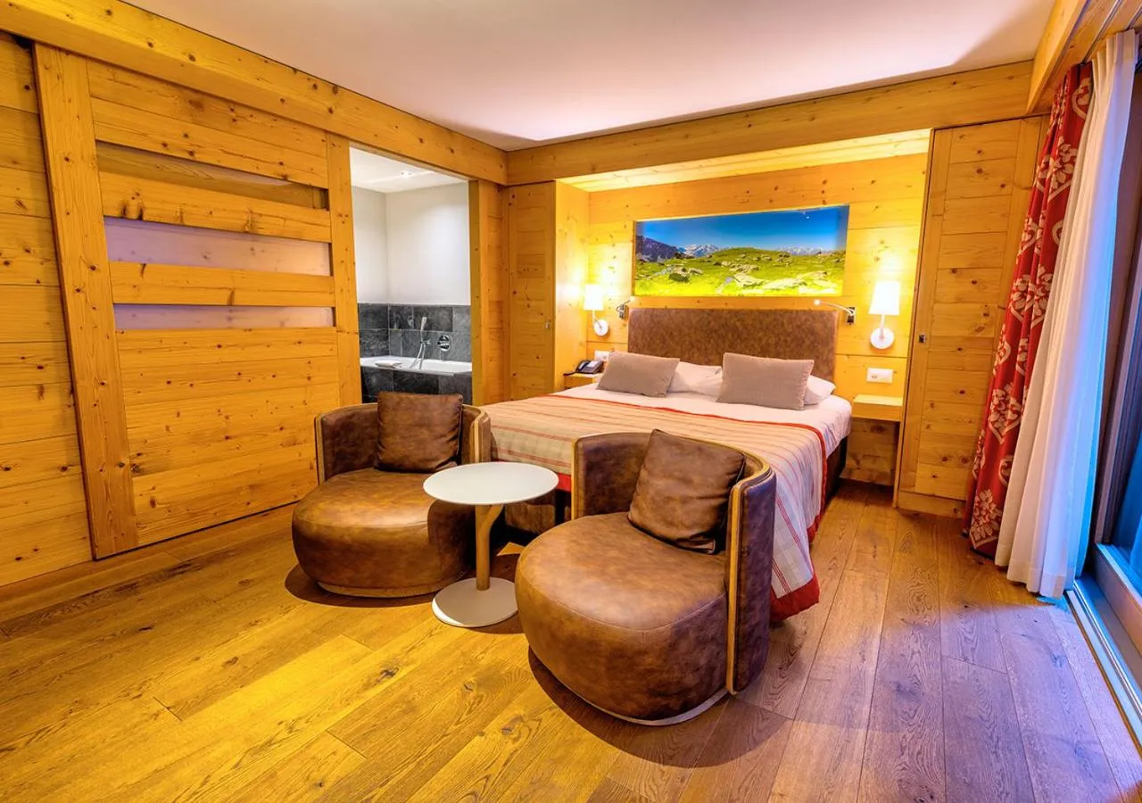 Photo of the whole room, Bed in Nendaz 4 Vallées & SPA 4* Superior