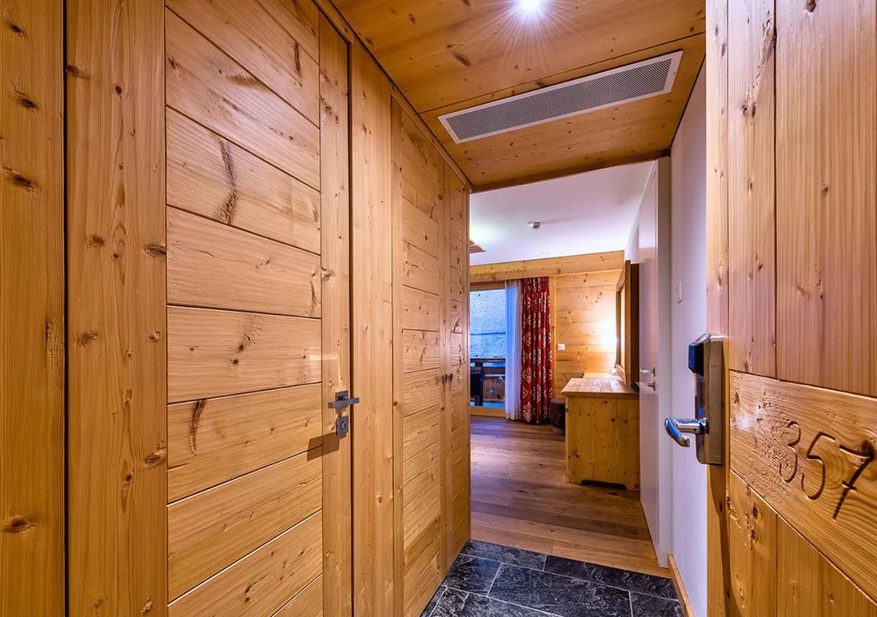 Bedroom in Nendaz 4 Vallées & SPA 4* Superior