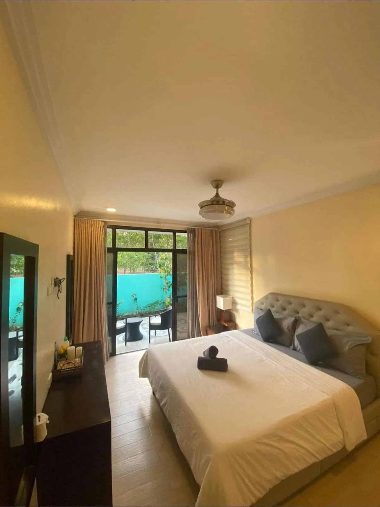 Bed in Bella Villa Coron