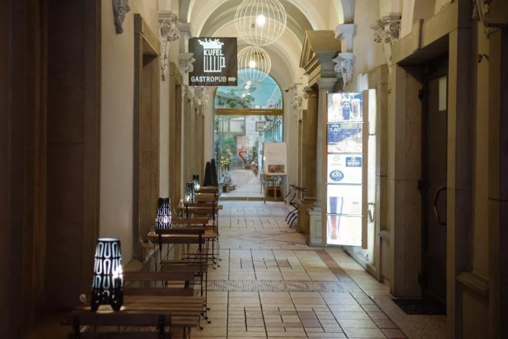 Facade/entrance in Avanti Palazzo