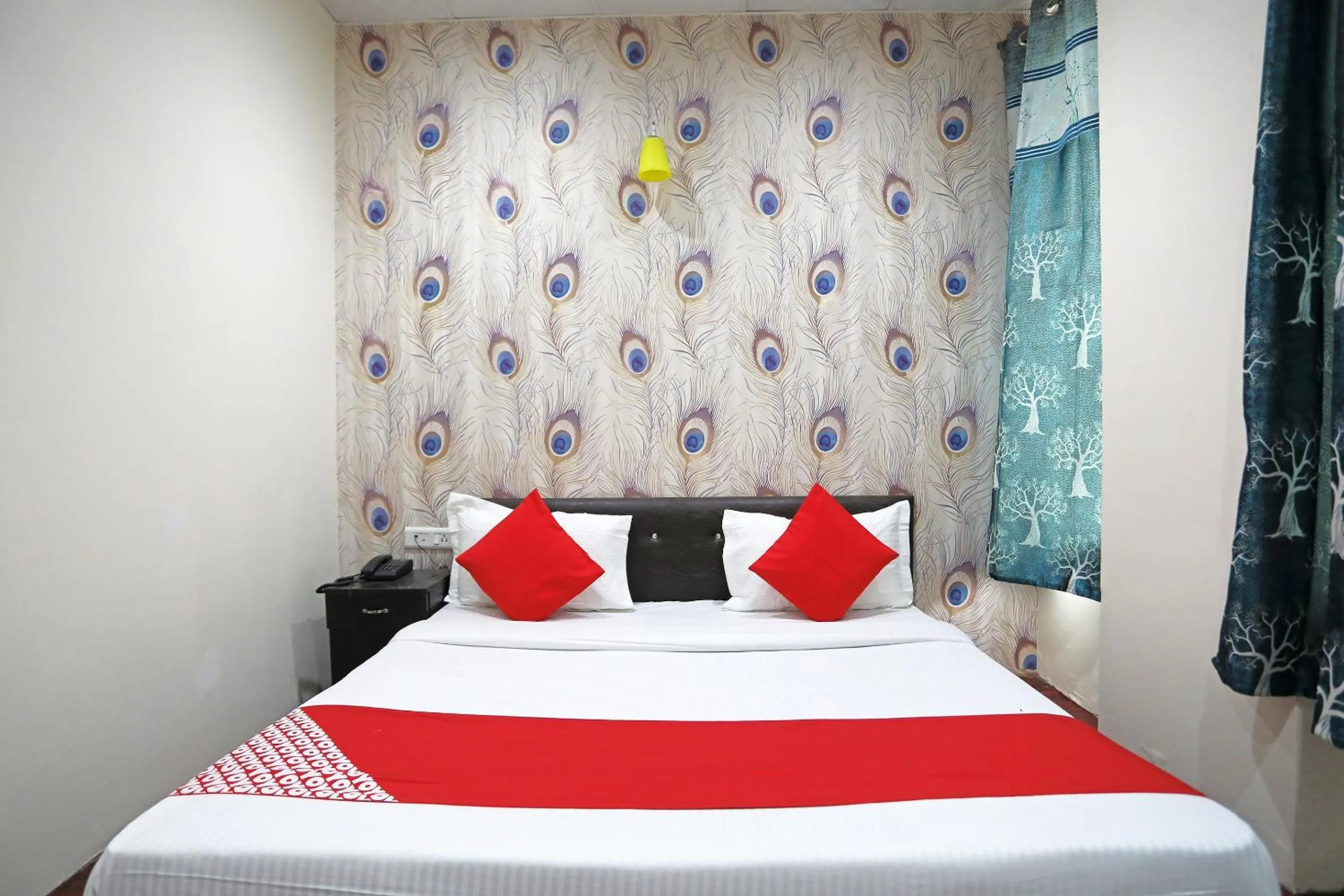 Bedroom, Bed in Hotel O Platinum Inn