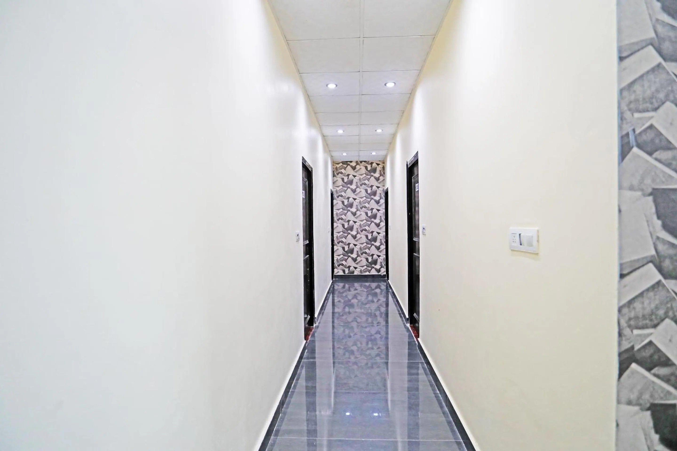 Lobby or reception in Hotel O Platinum Inn