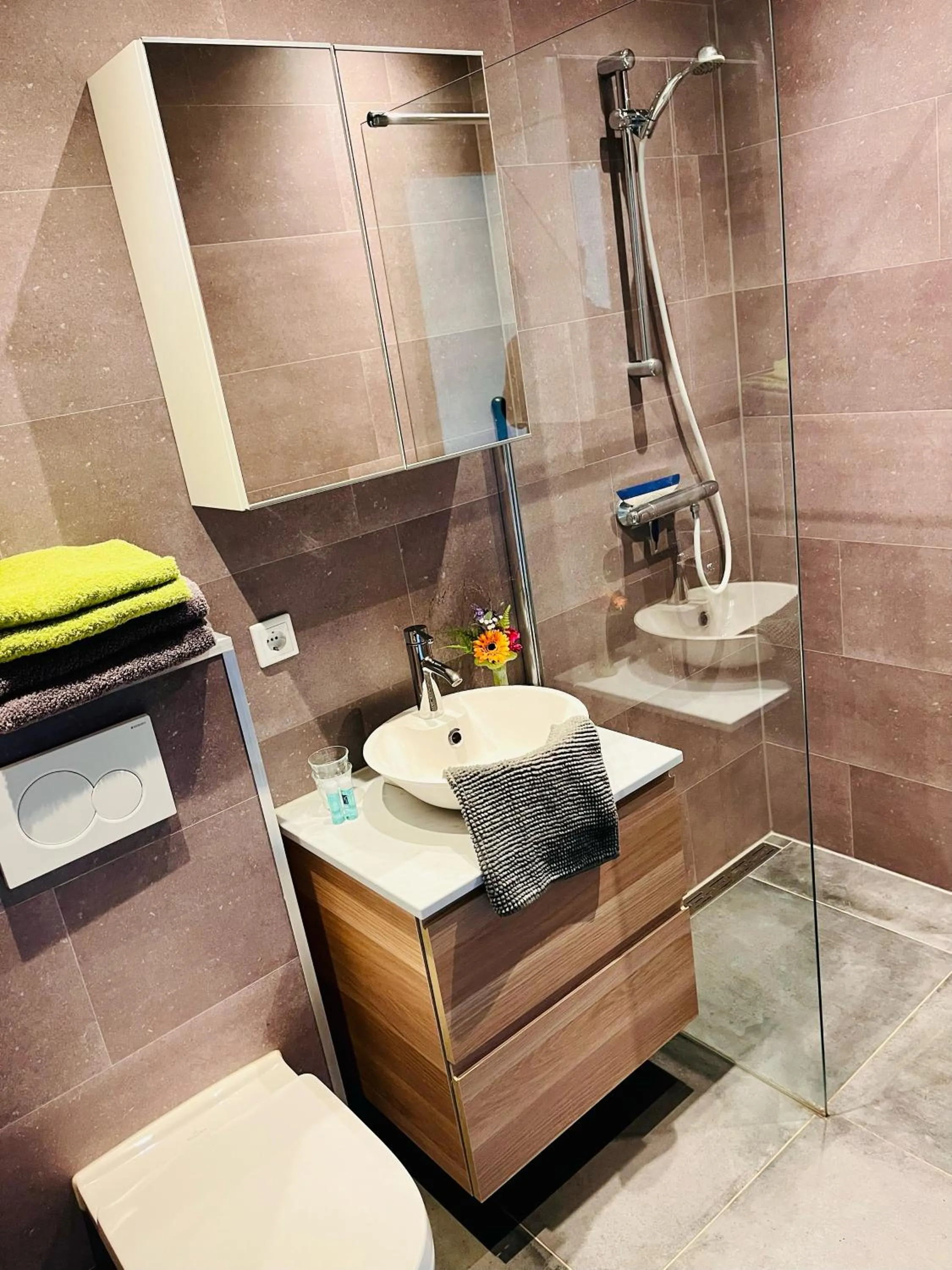 Shower in De Veurdeale