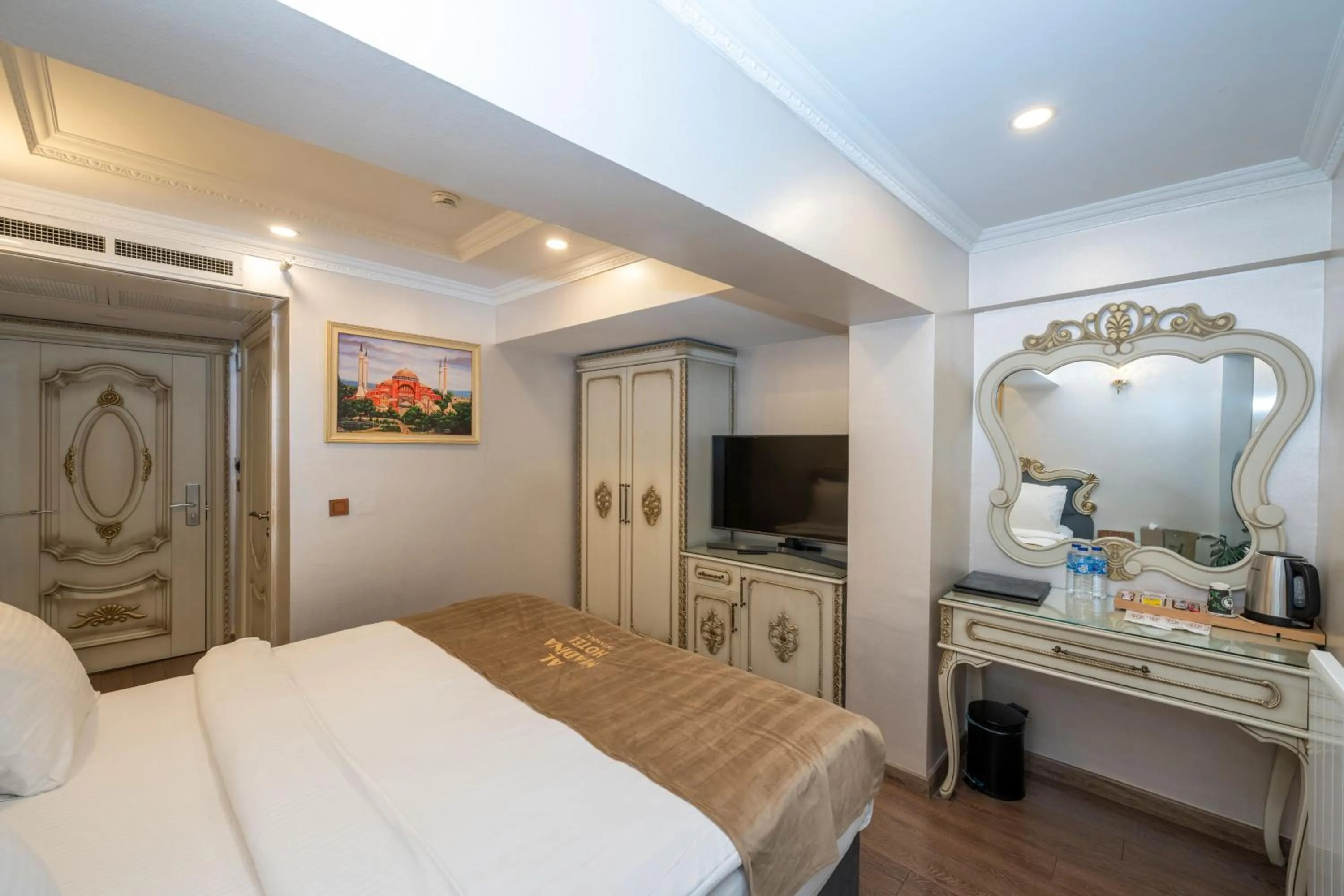 Bed in Almadina Hotel Istanbul