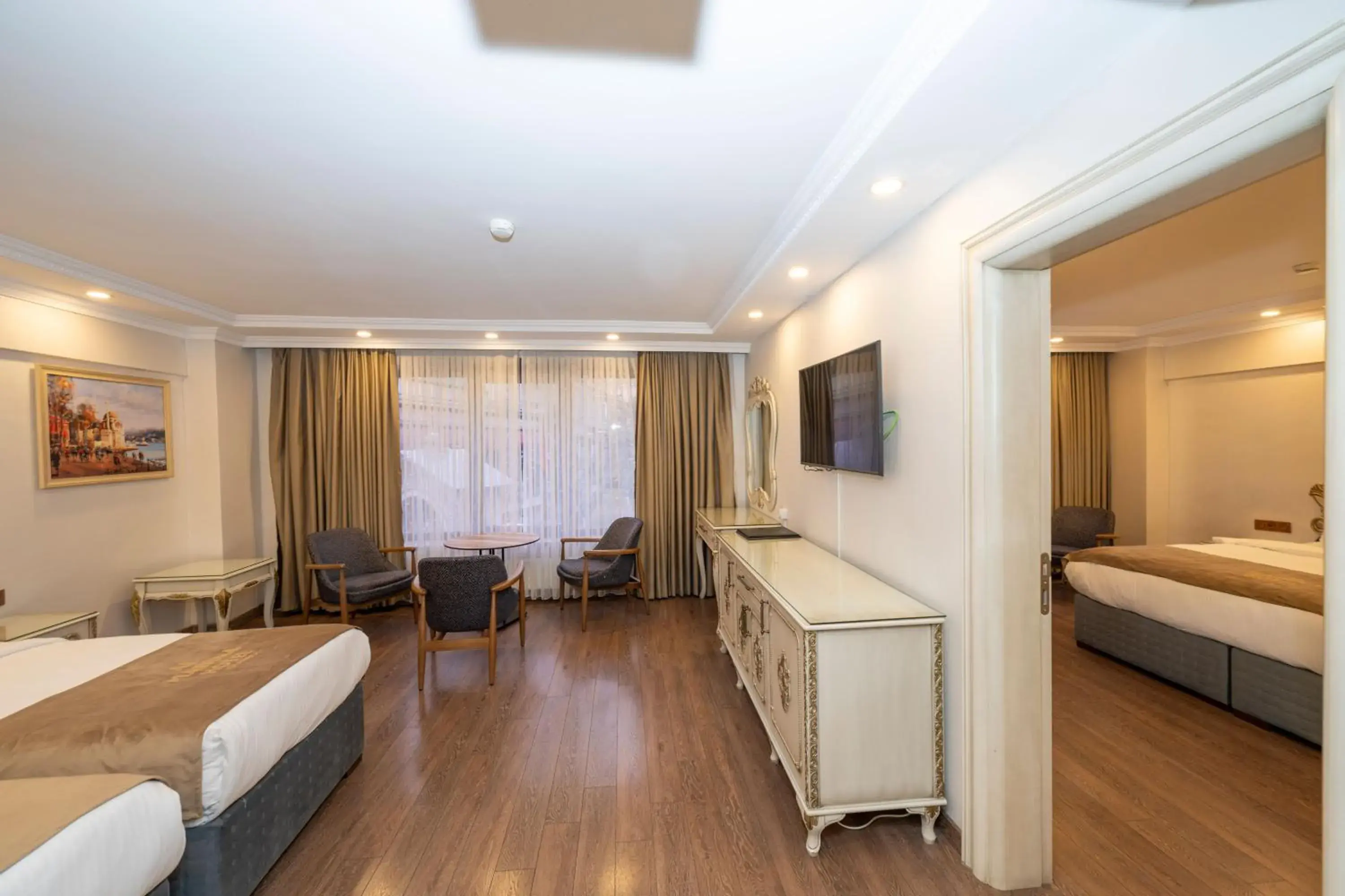 Deluxe Family Suite in Almadina Hotel Istanbul Deluxe Family Suite in Almadina Hotel Istanbul