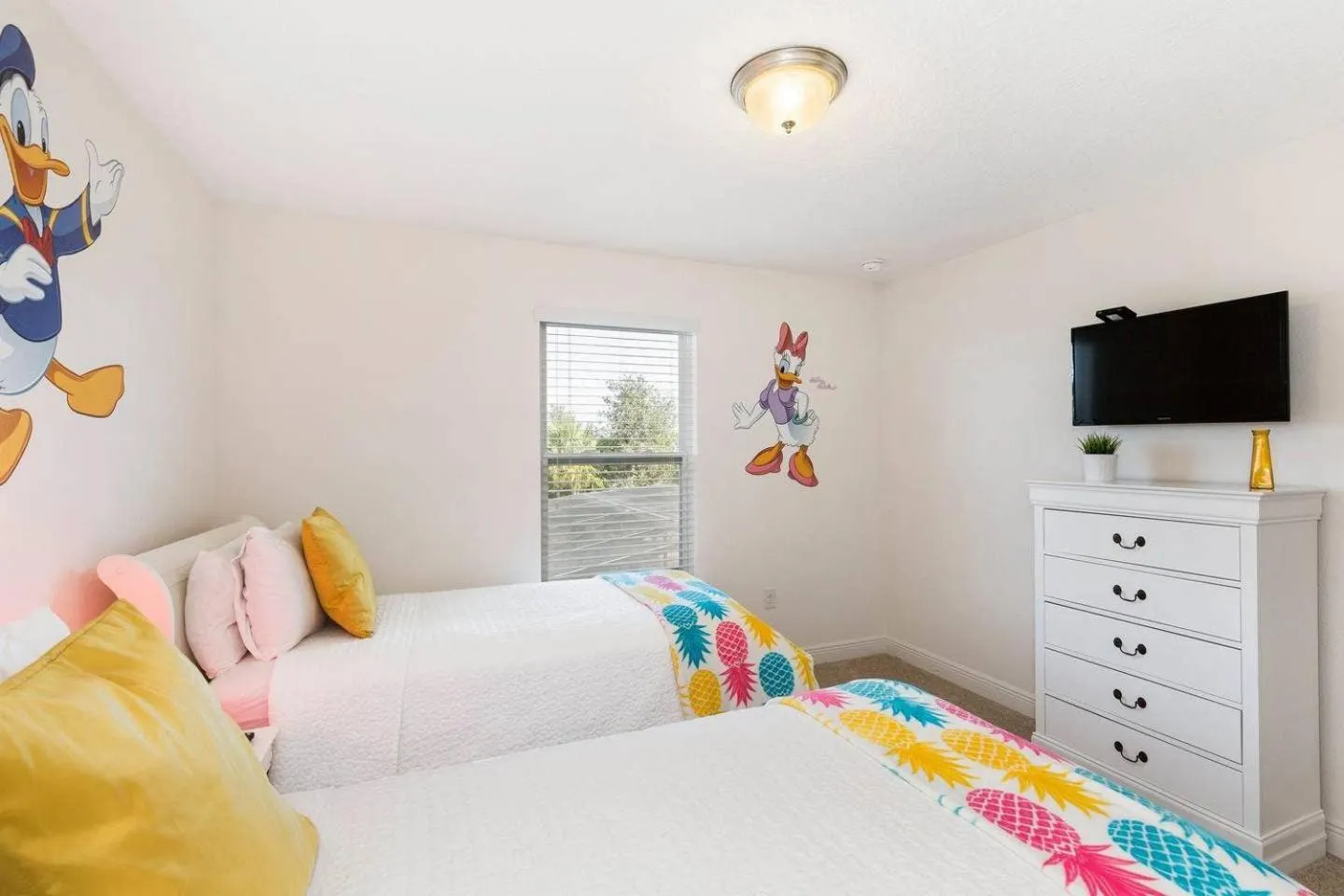 Bed in 4336 Six bed House Water Park Solterra Resort 15 Min from Disney