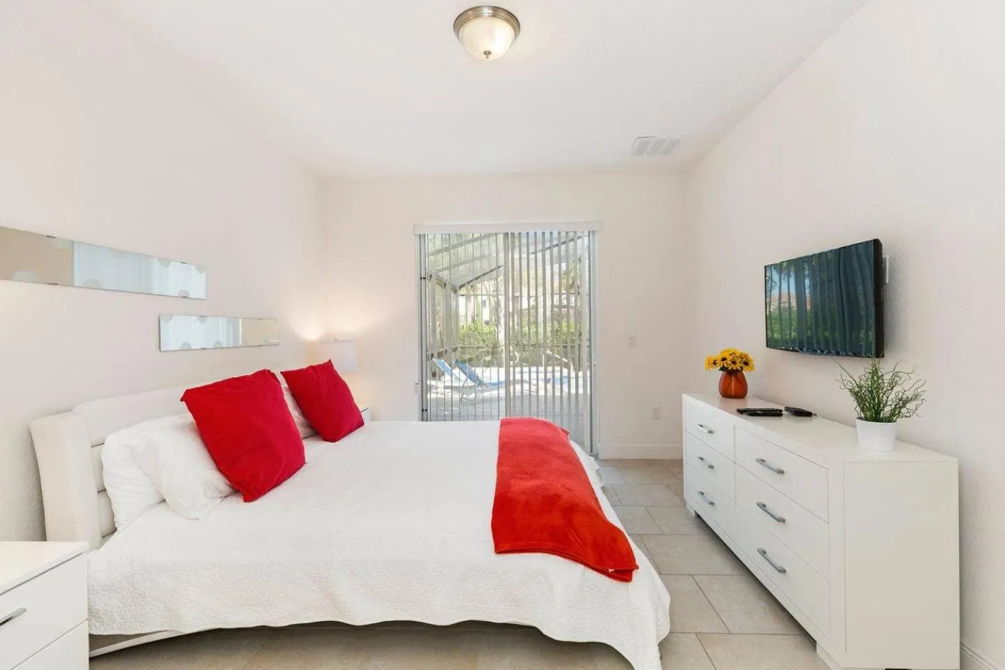 Bed in 4336 Six bed House Water Park Solterra Resort 15 Min from Disney