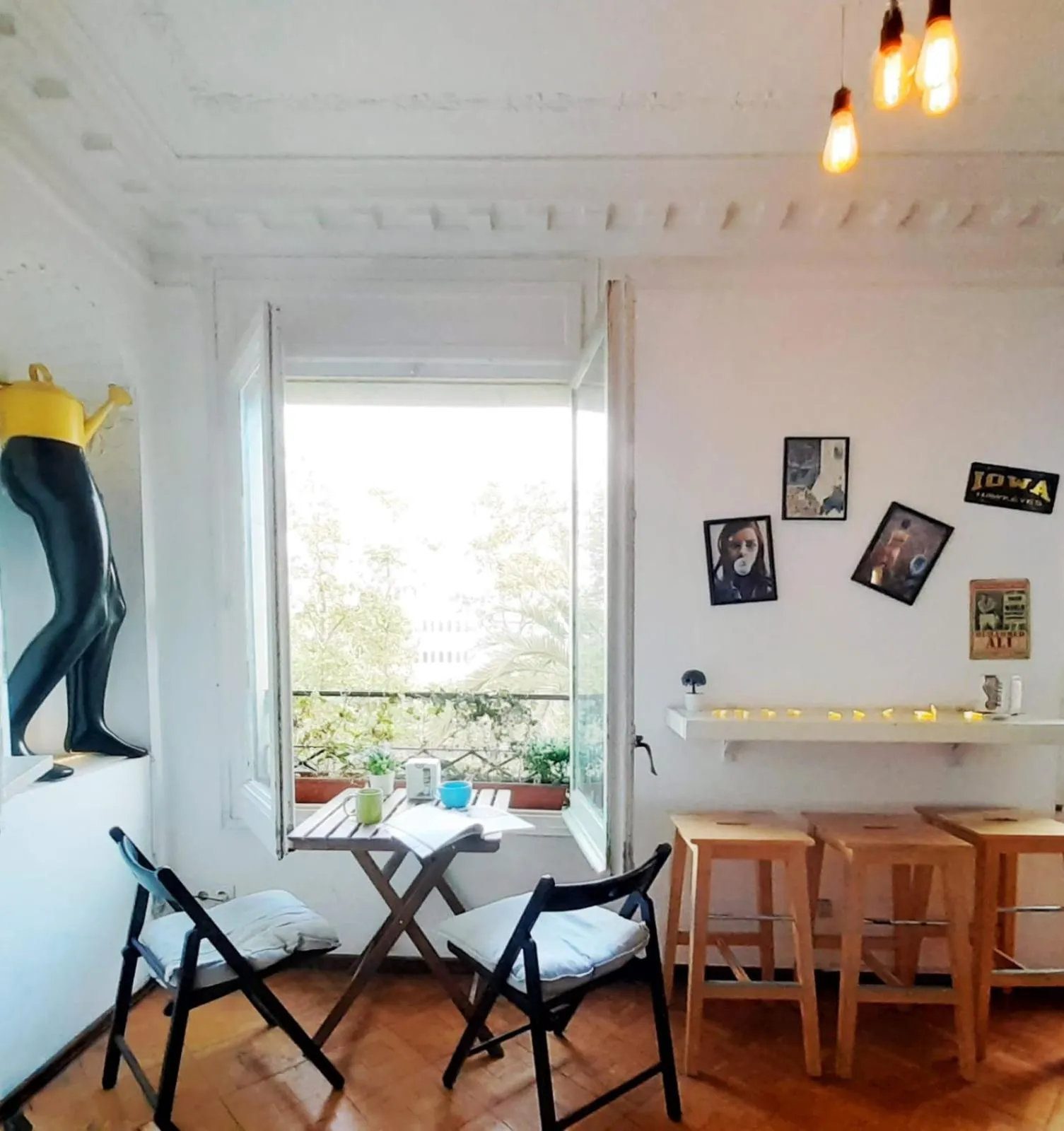 Living room in Wow Hostel Barcelona