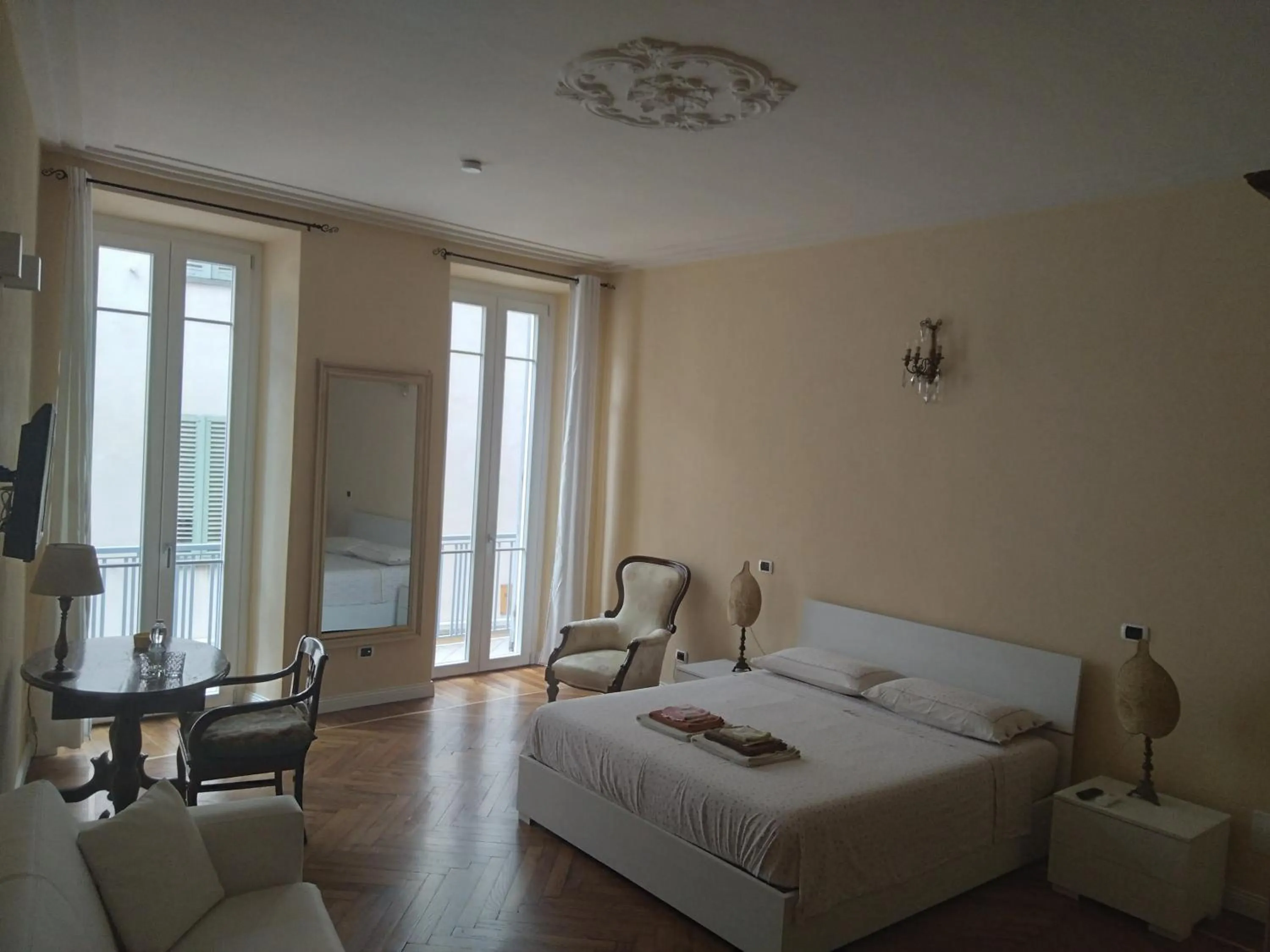 Photo of the whole room in Porte ad Arco