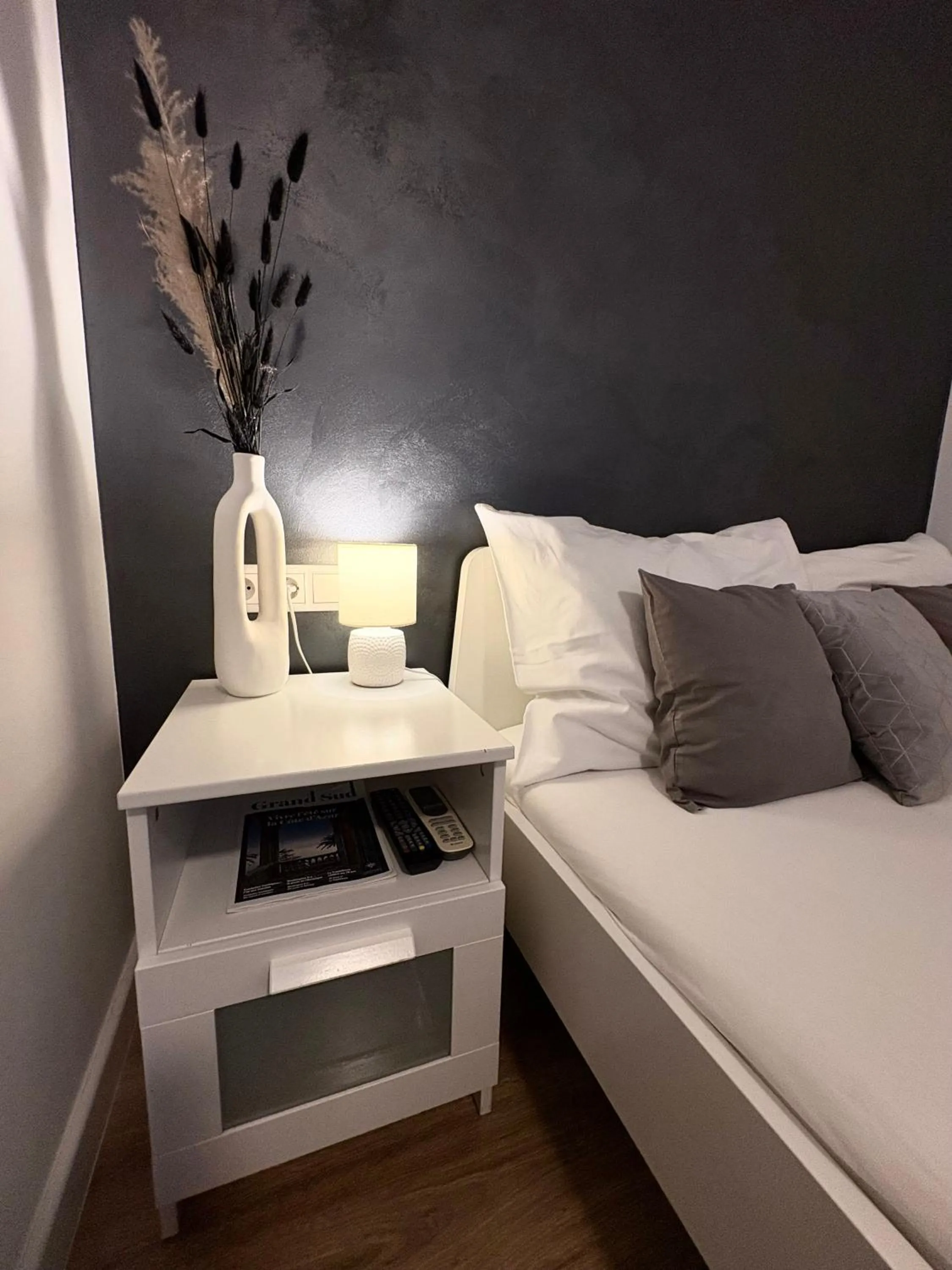 Photo of the whole room, Bed in Budapest Airport Almáskert Panzió