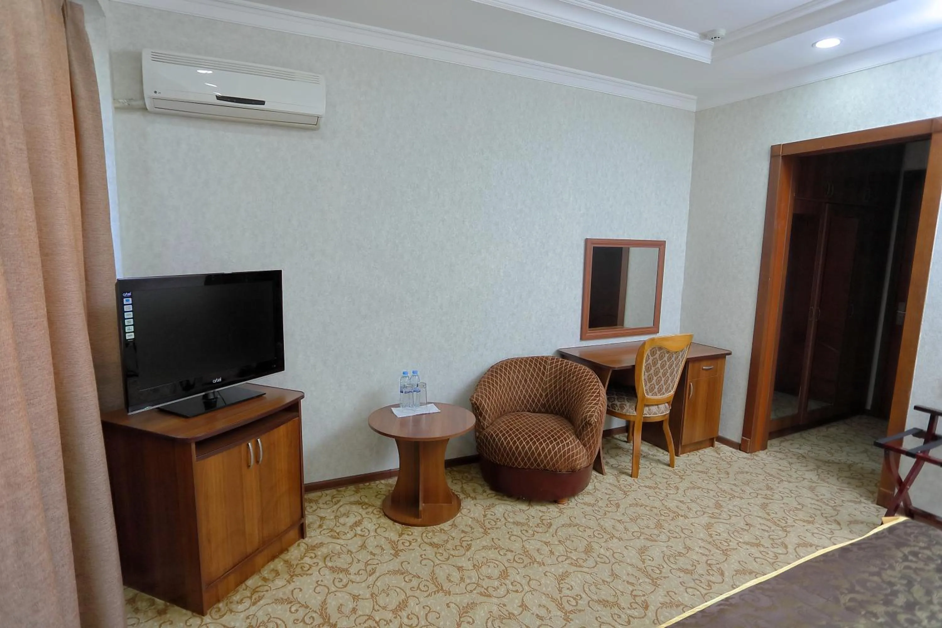TV and multimedia in VIARDO Hotel