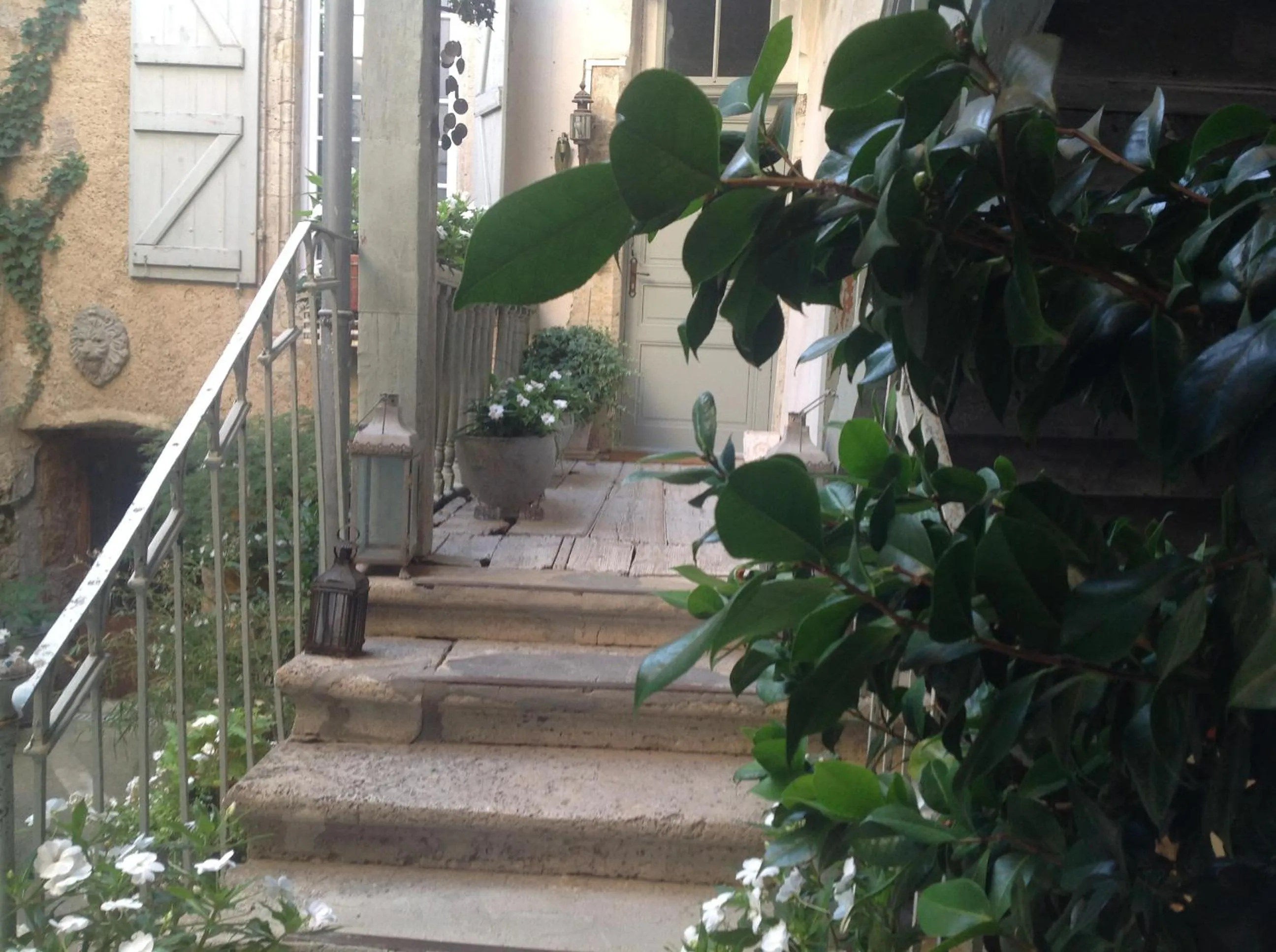 Spring in Les Chambres de L'Horloge