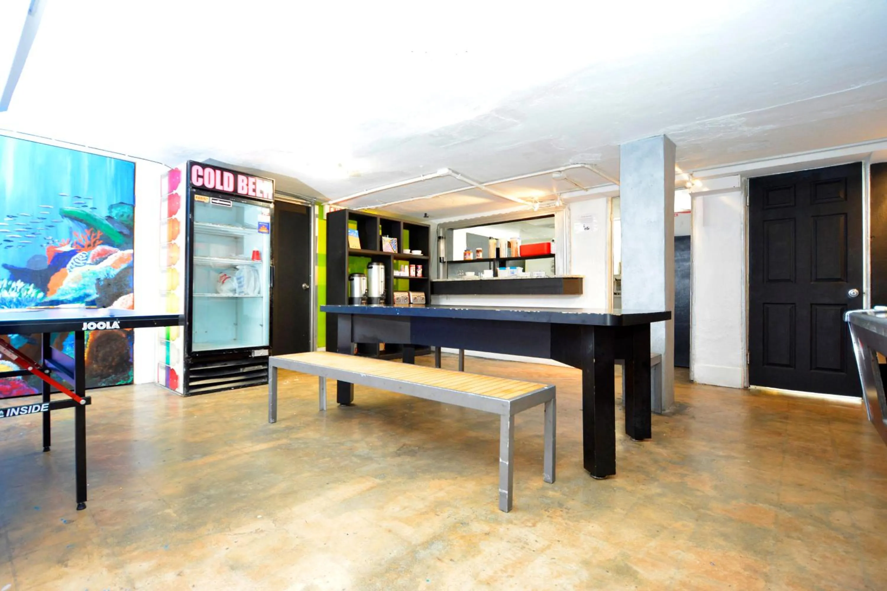 Restaurant/places to eat in South Beach Rooms and Hostel