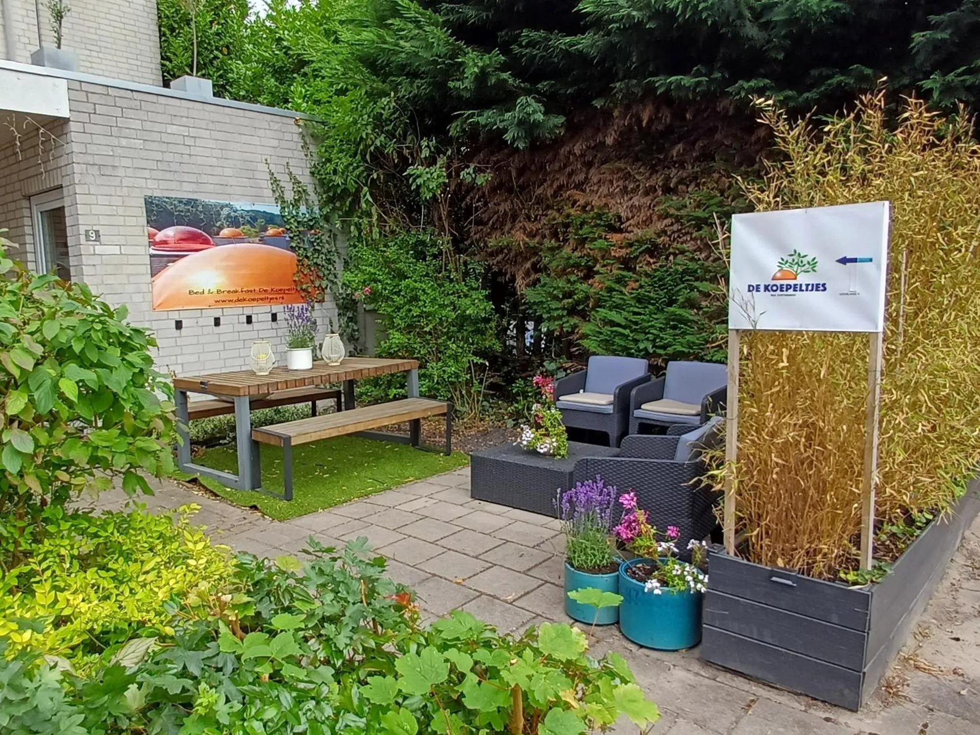 Property building in Bed & Breakfast de Koepeltjes