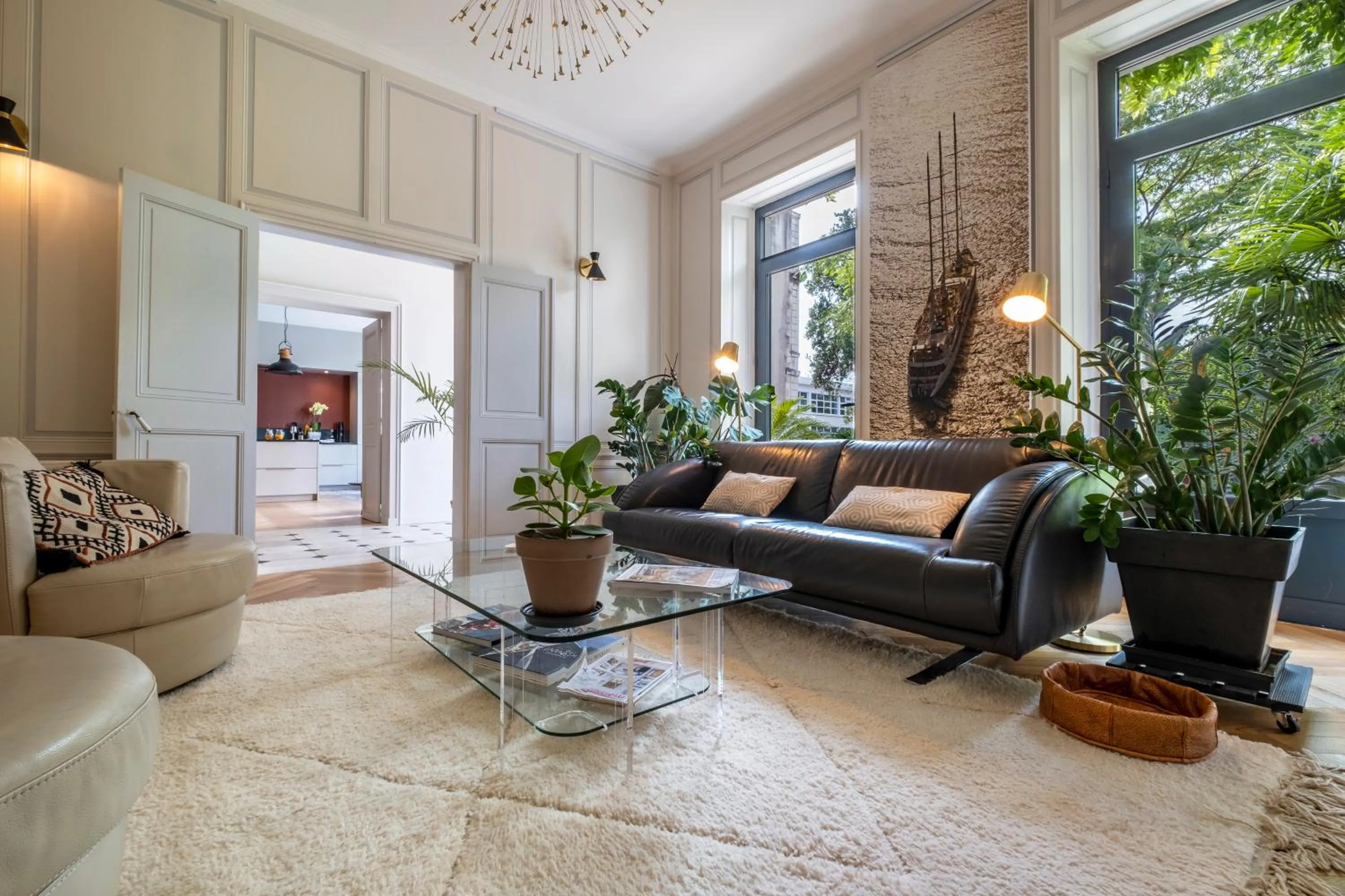 Living room in Escale Rochelaise B&B, SPA bain nordique et sauna tonneau