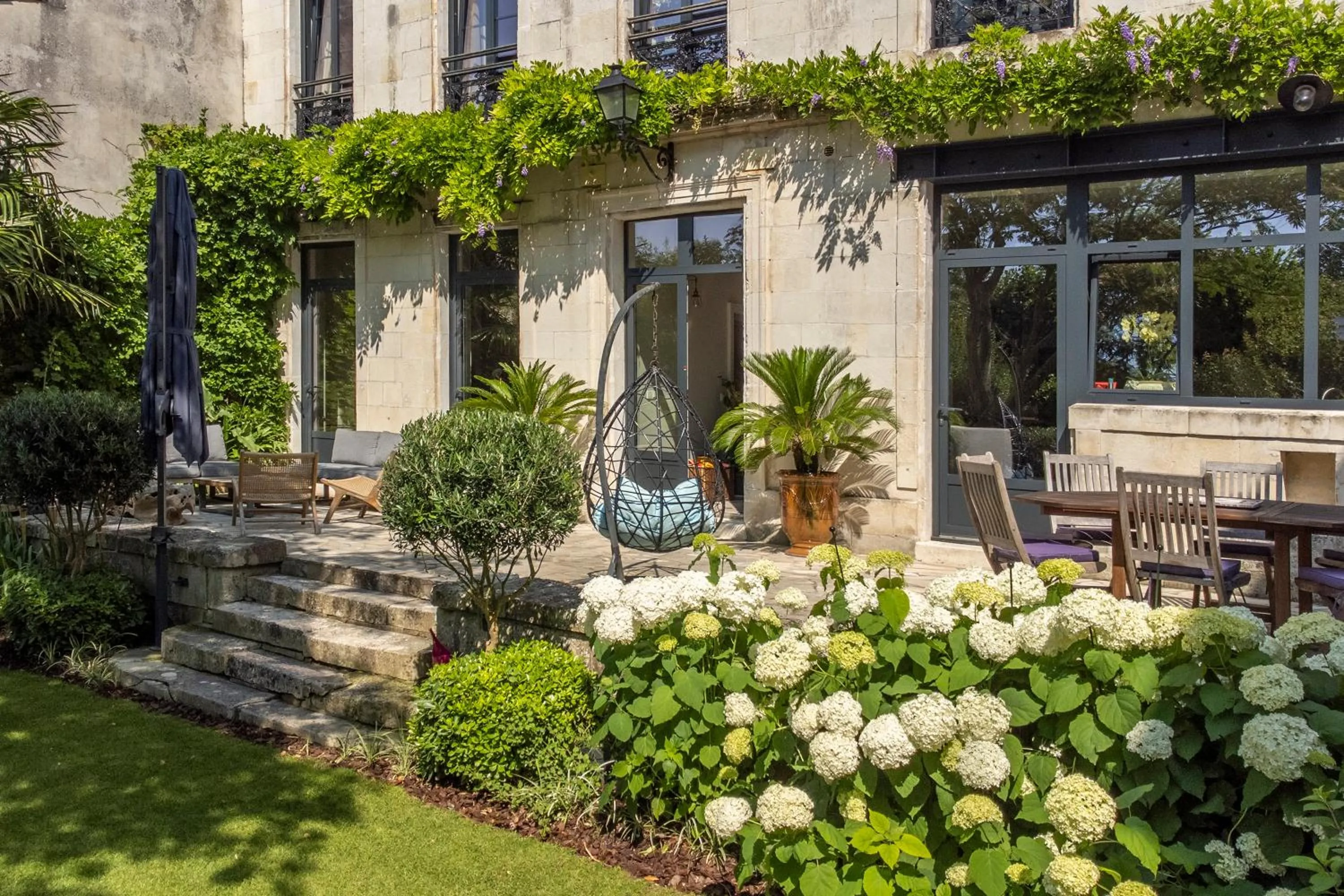 Property building in Escale Rochelaise B&B, SPA bain nordique et sauna tonneau