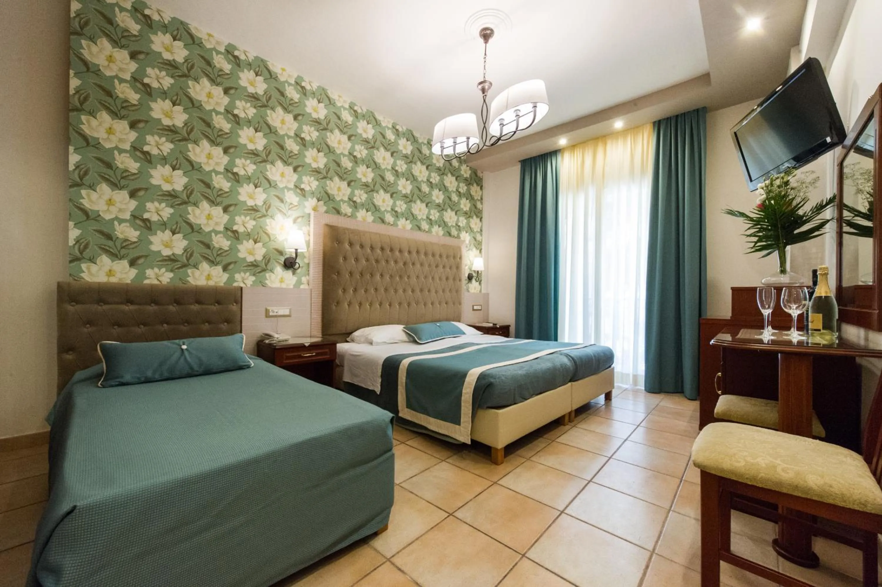 Photo of the whole room, Bed in Olympic Hotel