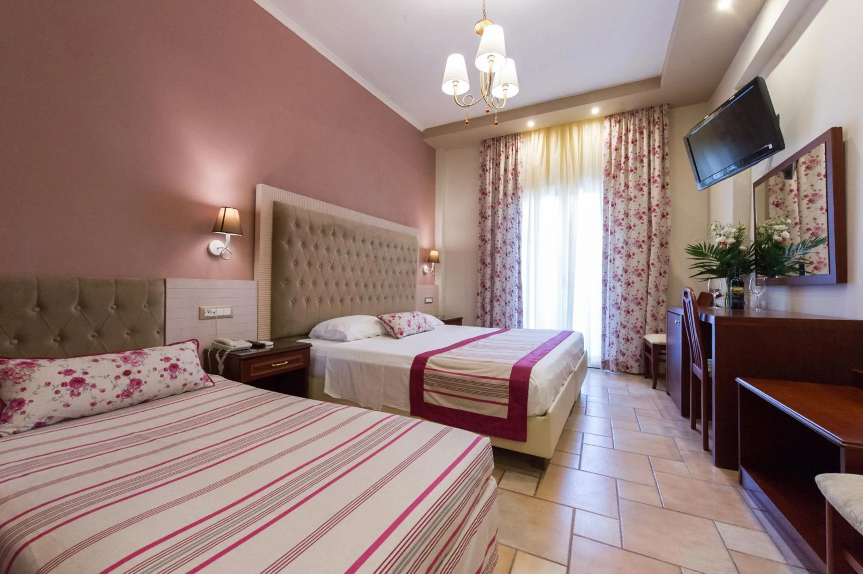 Photo of the whole room, Bed in Olympic Hotel