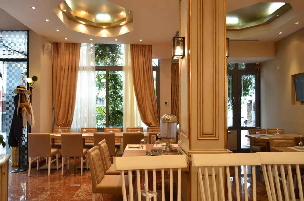 Restaurant/places to eat in Olympic Hotel